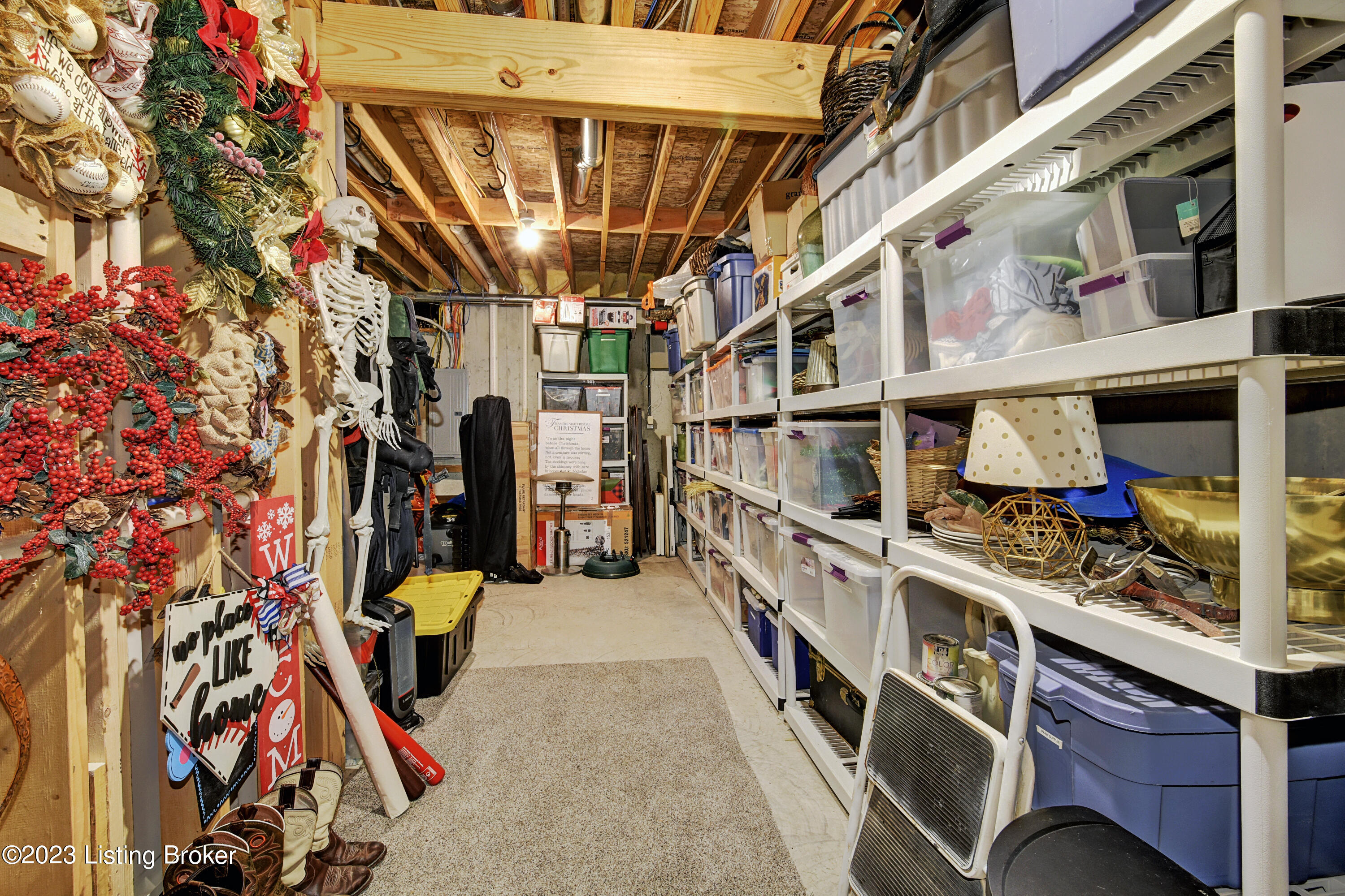 13306 Longwood Ln