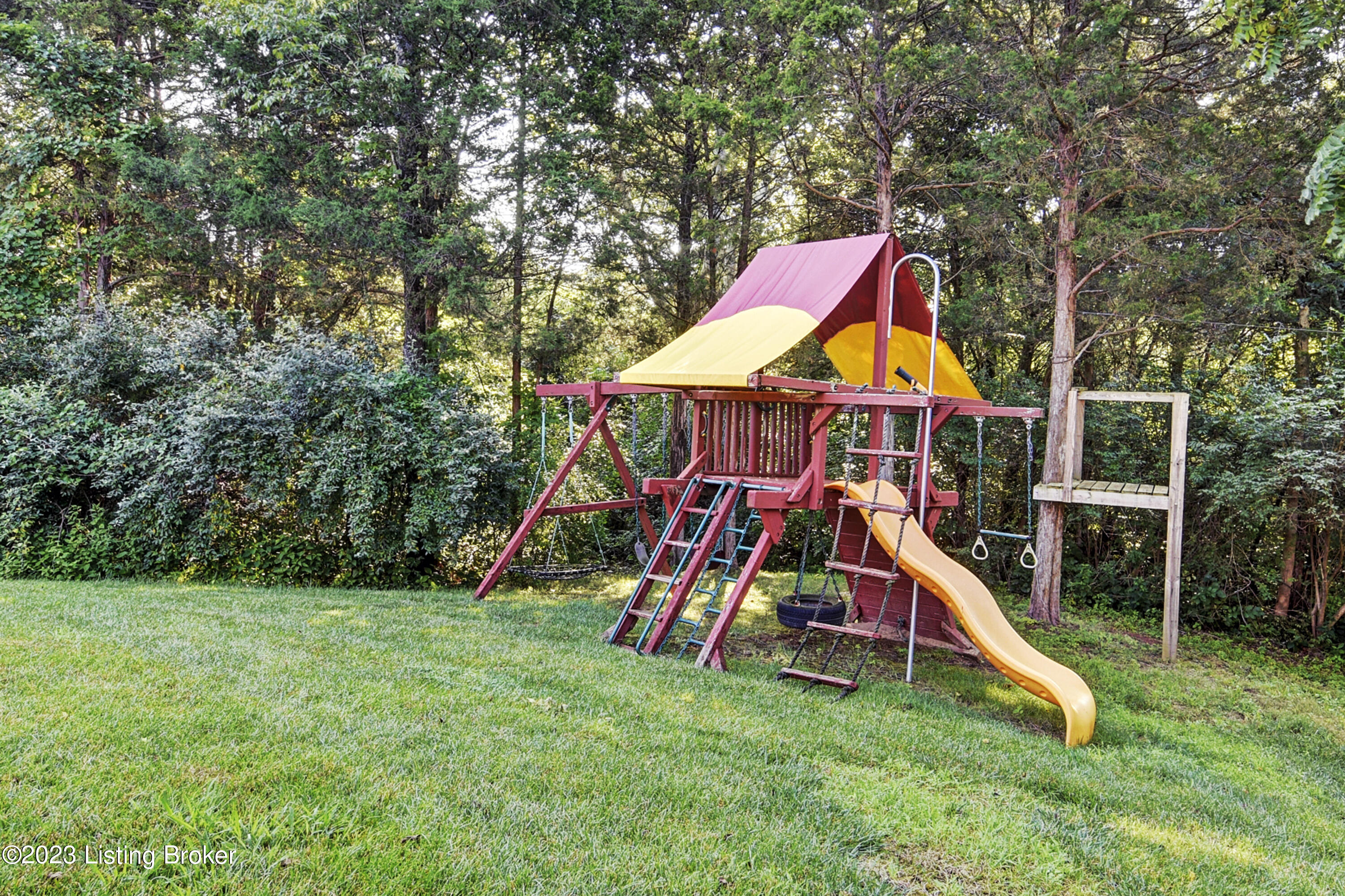 13306 Longwood Ln