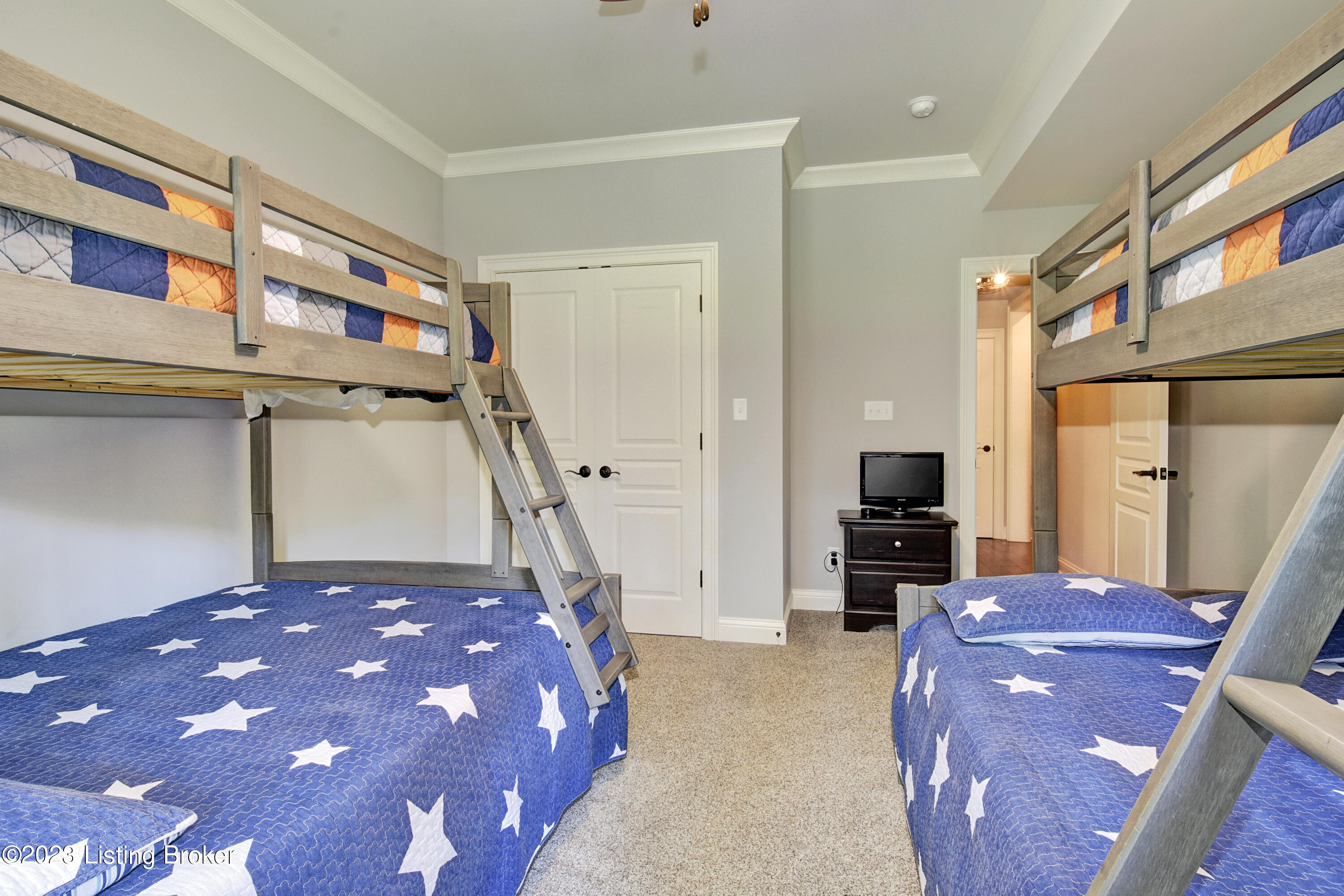 13306 Longwood Ln
