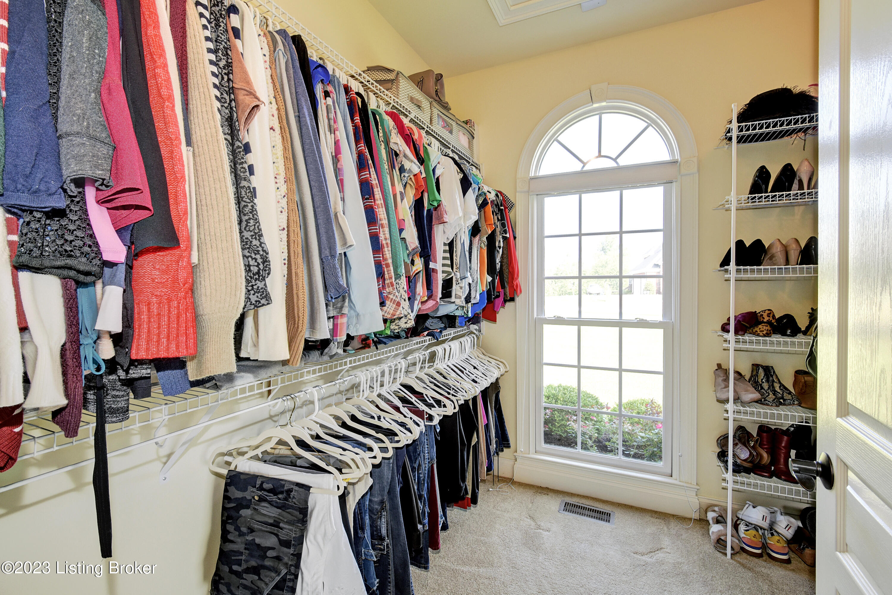 13306 Longwood Ln