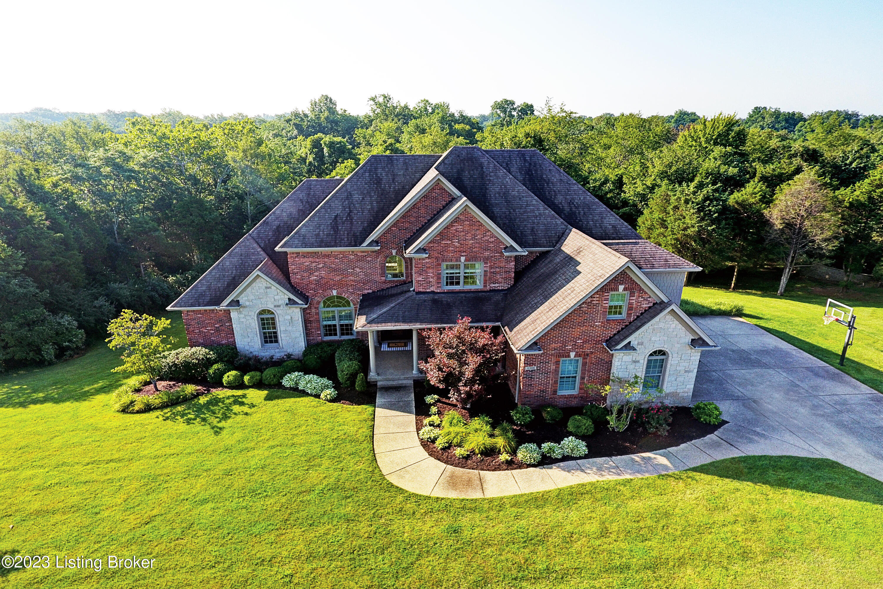 13306 Longwood Ln