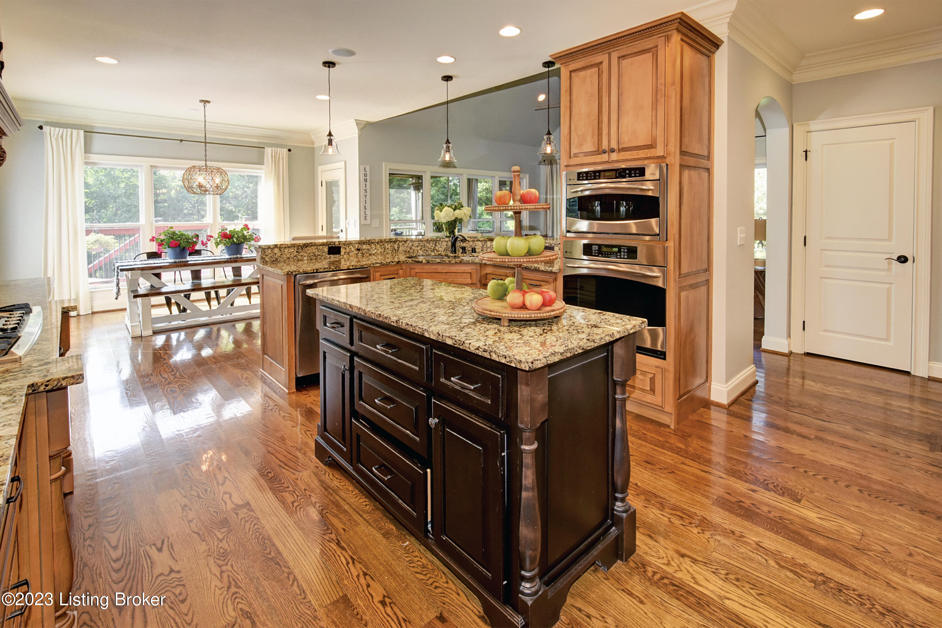 13306 Longwood Ln