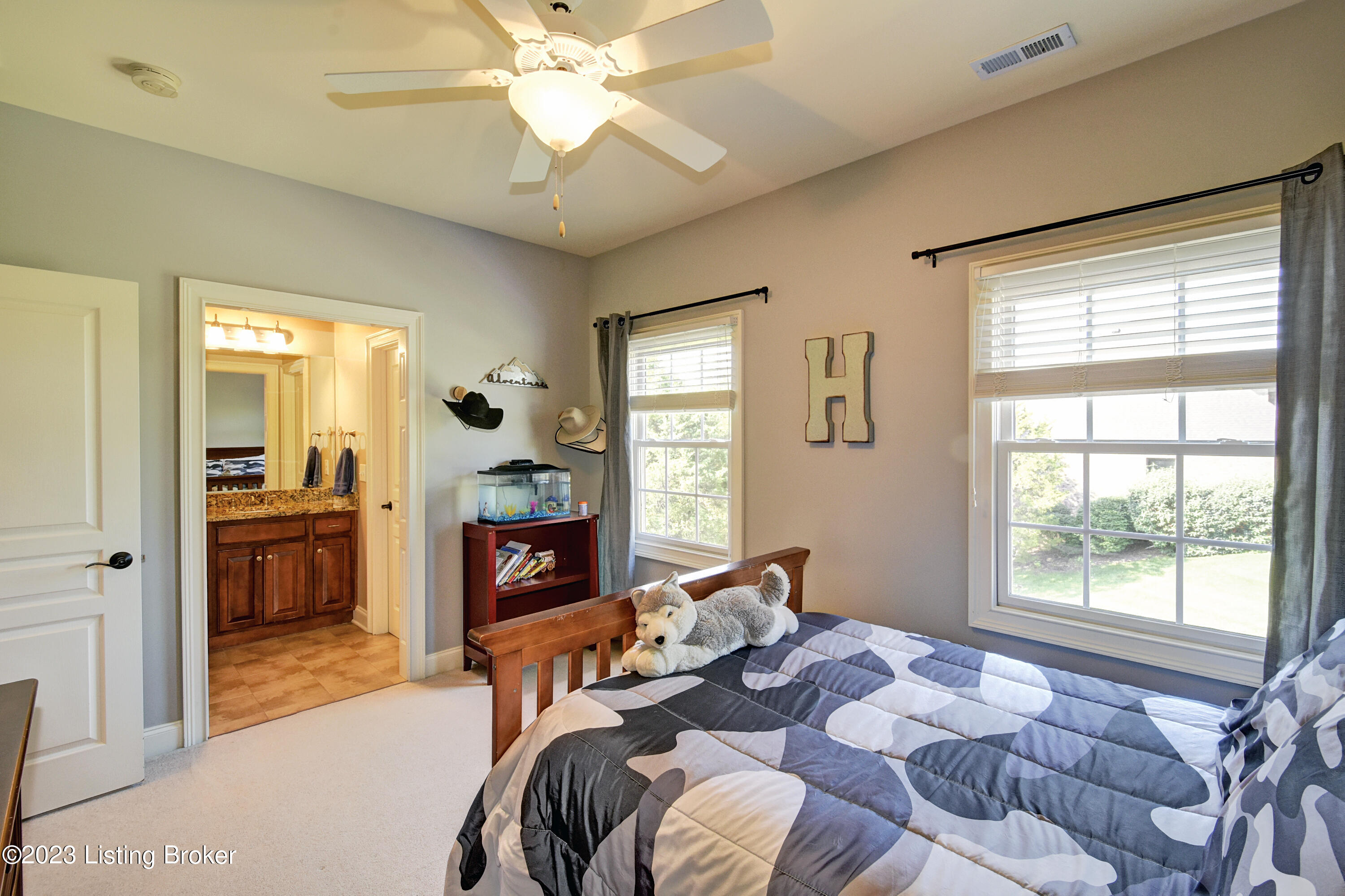 13306 Longwood Ln