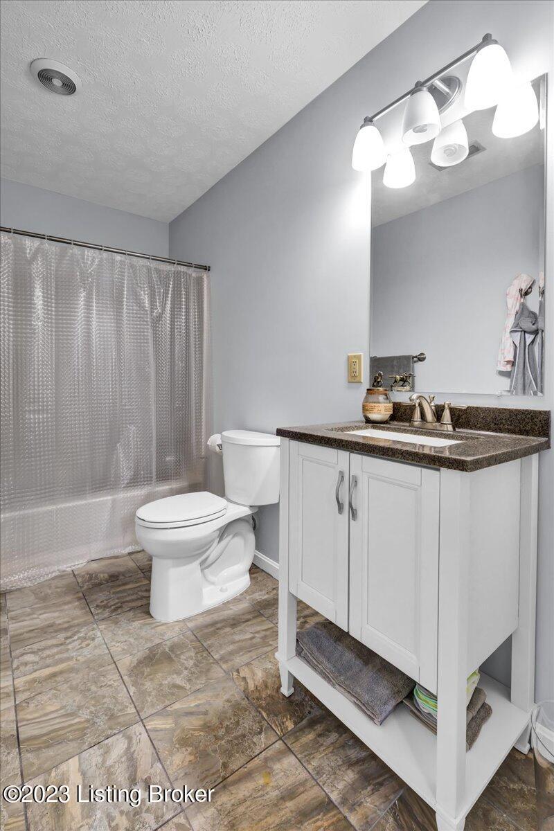 1303 Eastbridge Ct