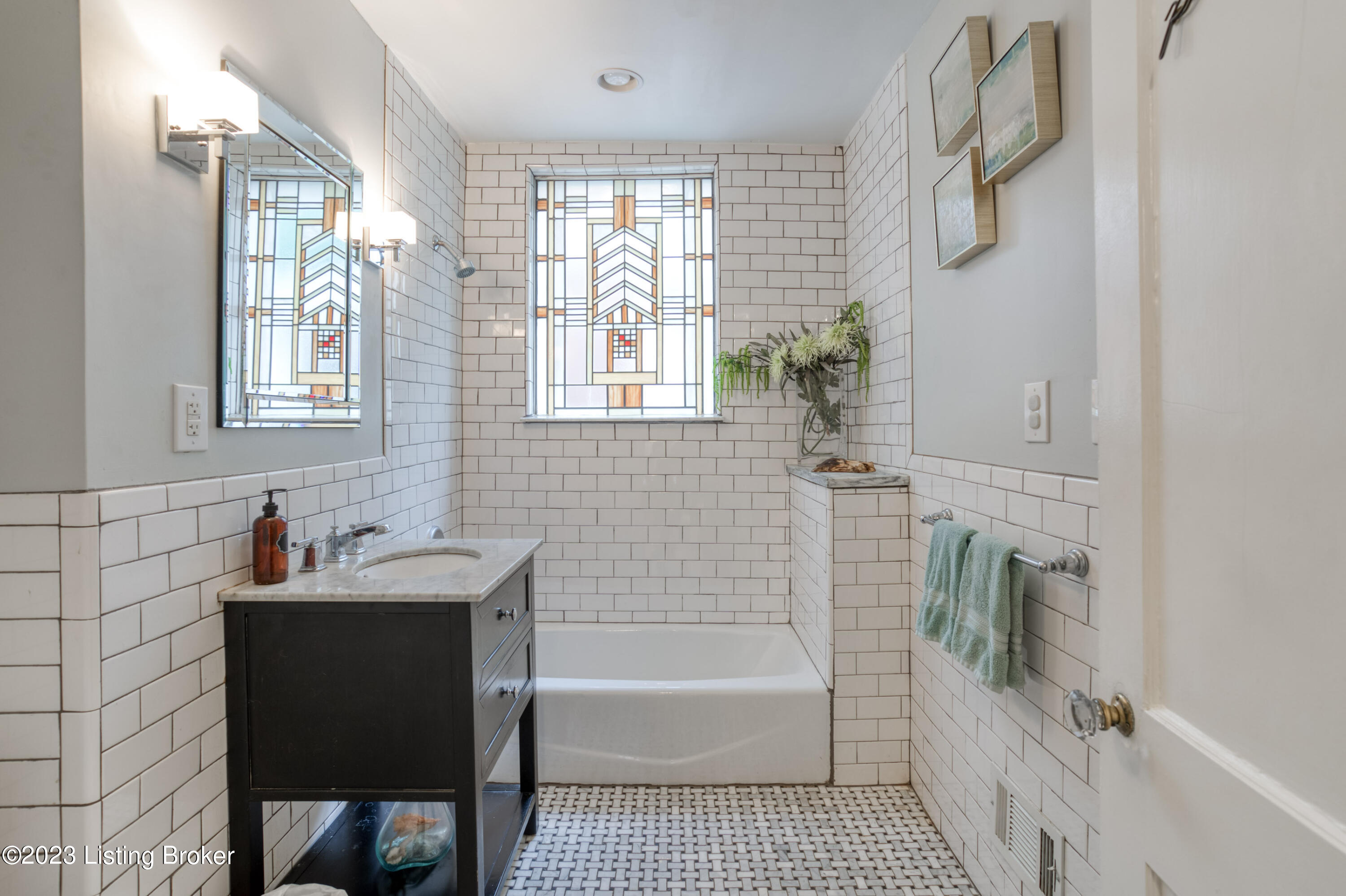 2044 Eastern Pkwy