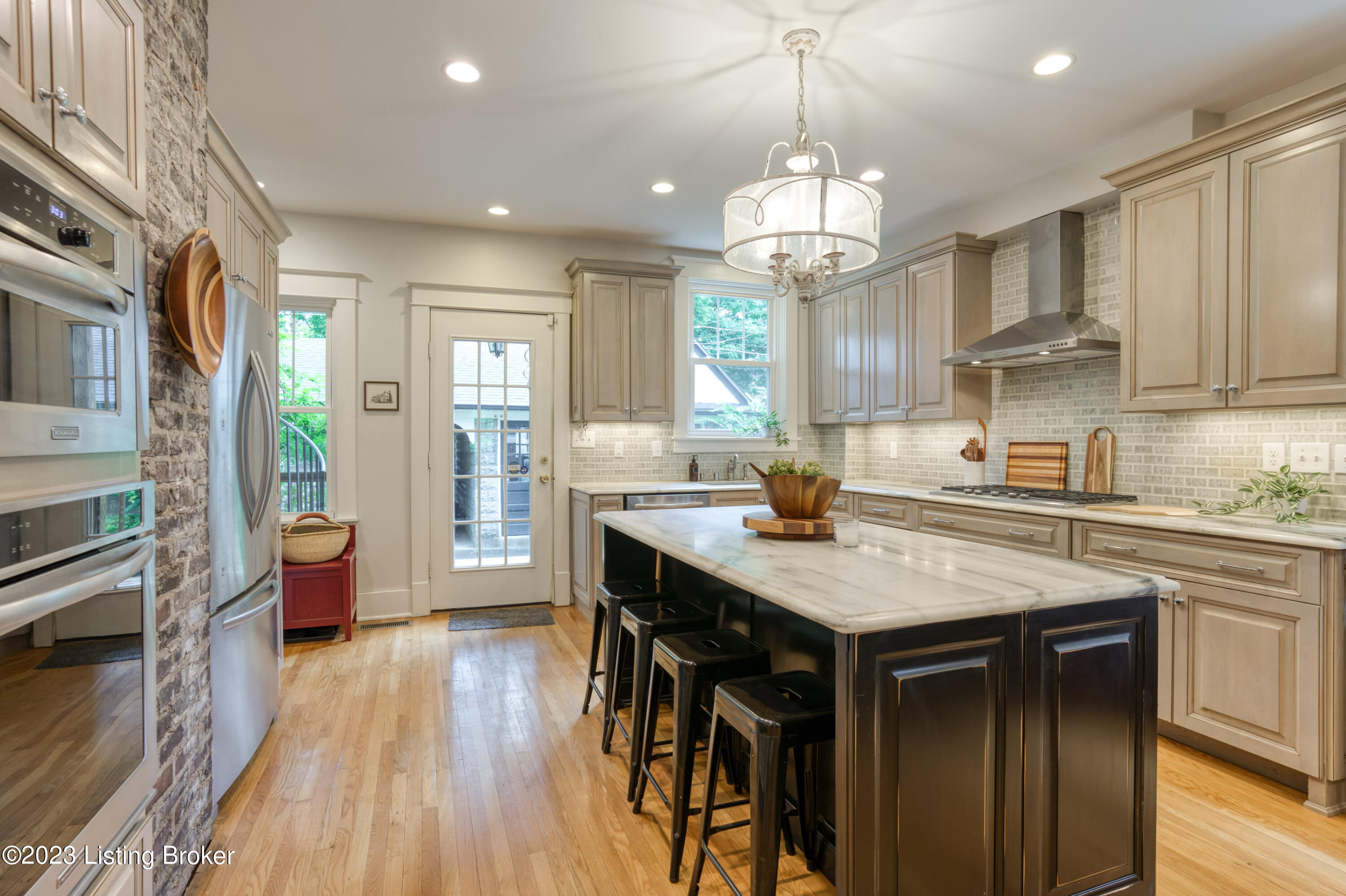 2044 Eastern Pkwy