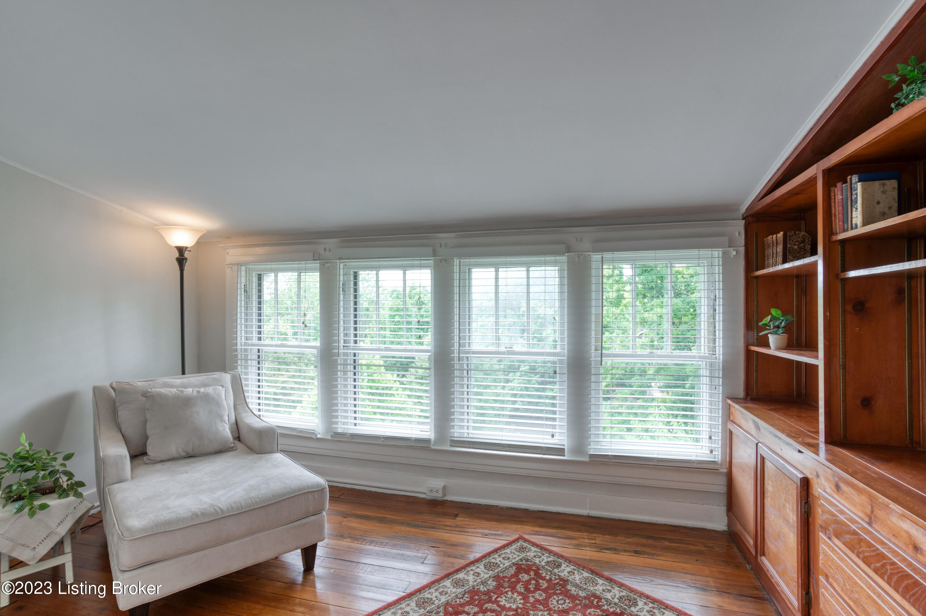 2044 Eastern Pkwy