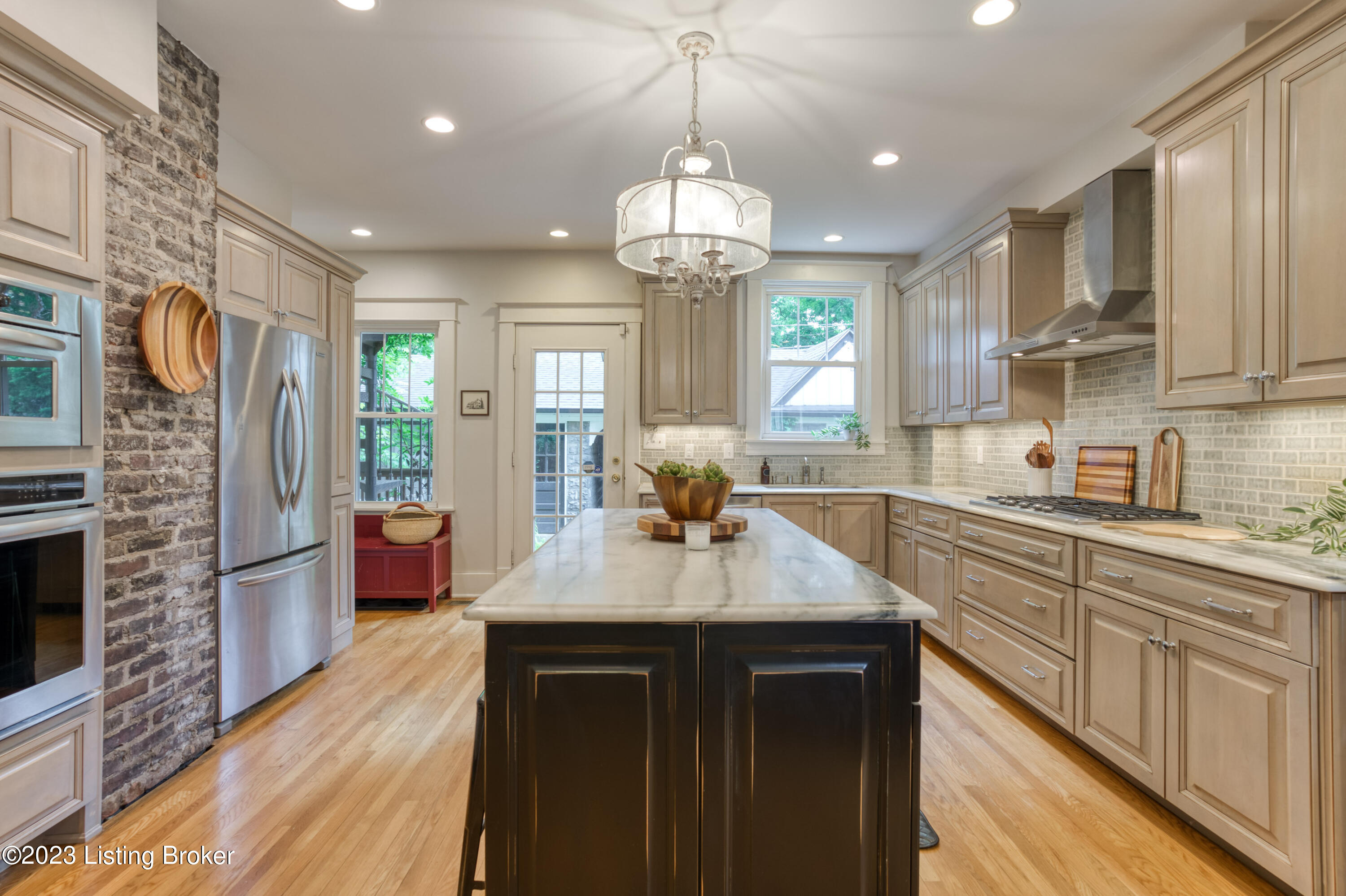 2044 Eastern Pkwy