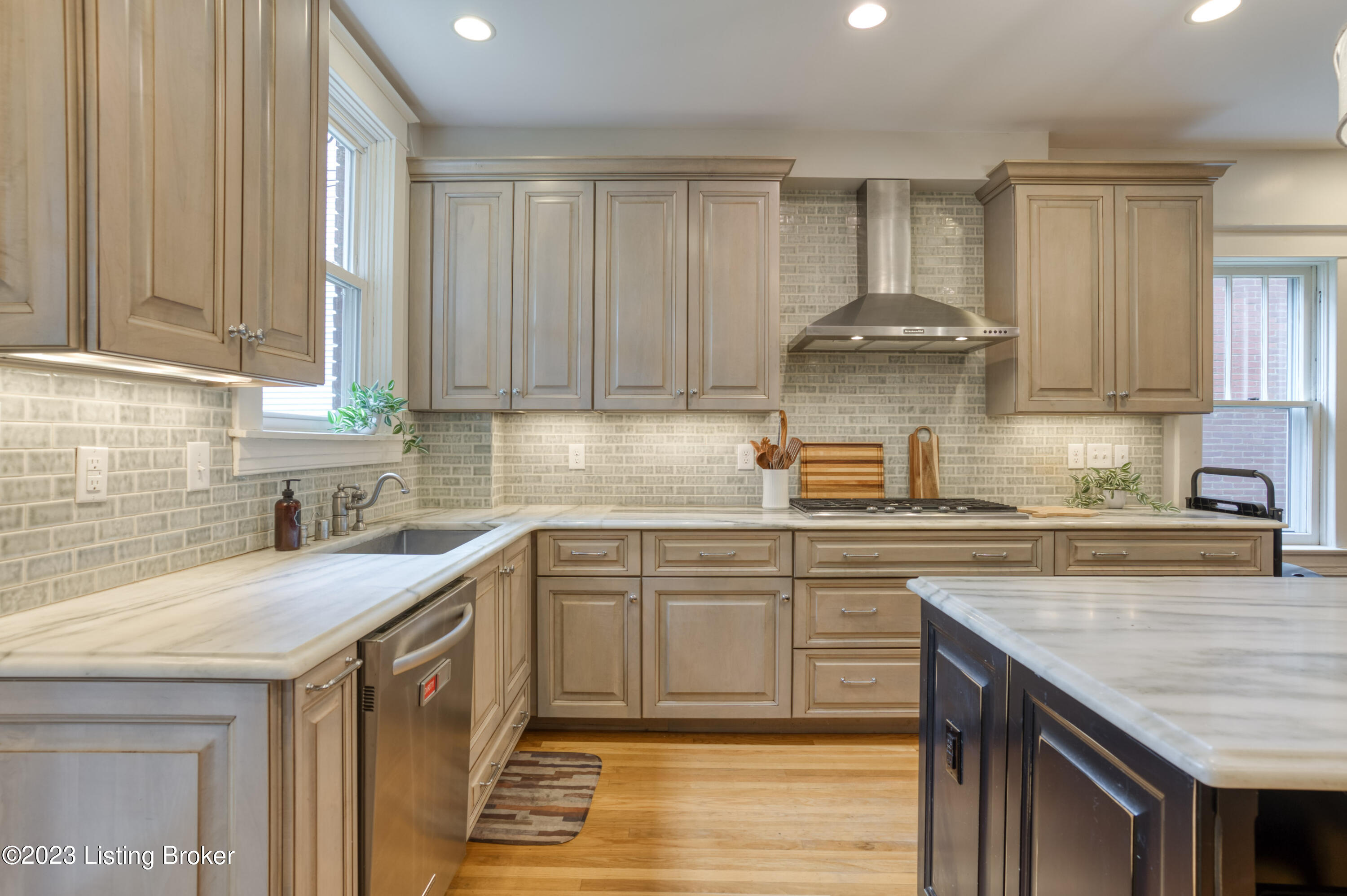 2044 Eastern Pkwy
