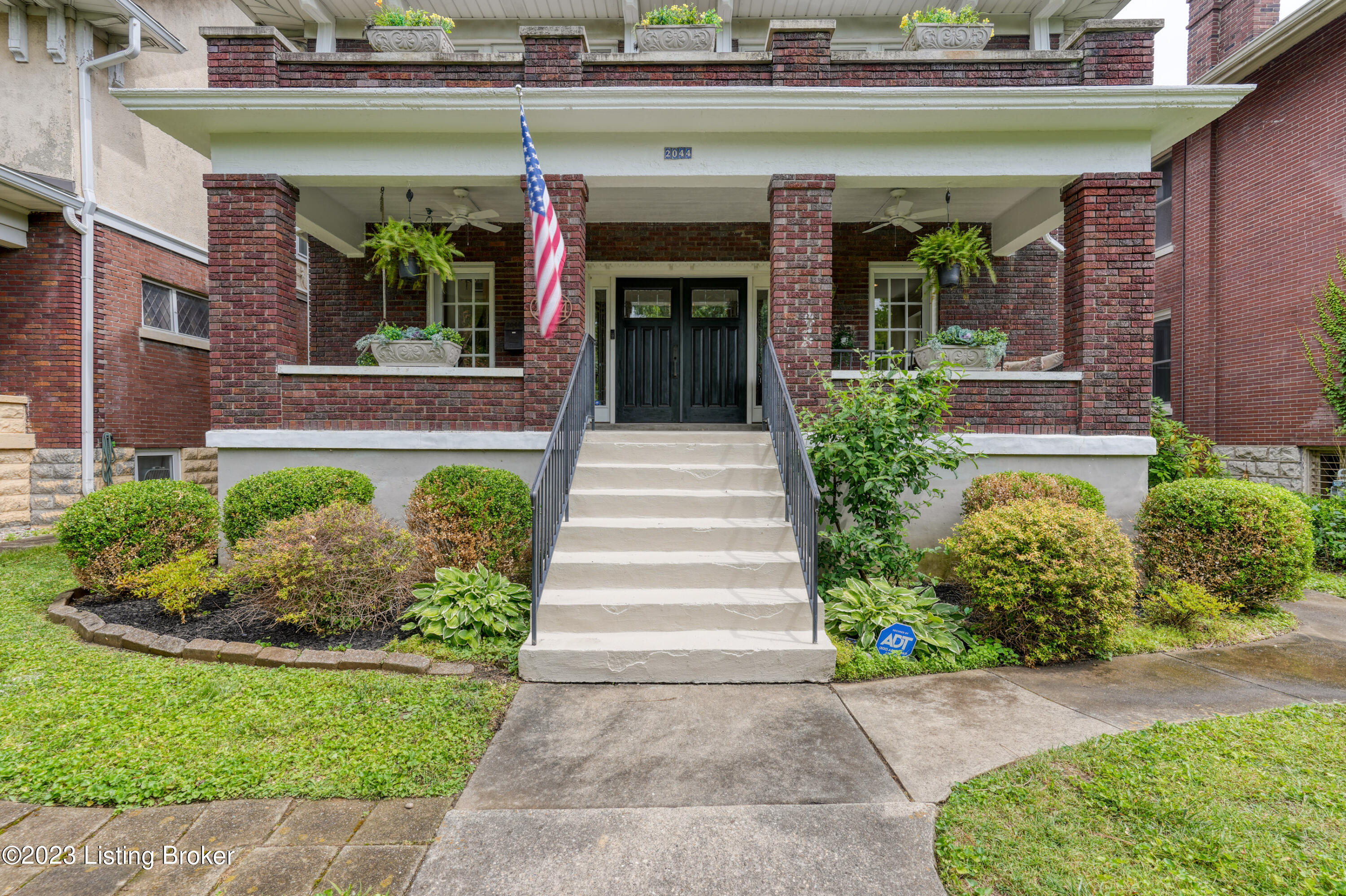2044 Eastern Pkwy
