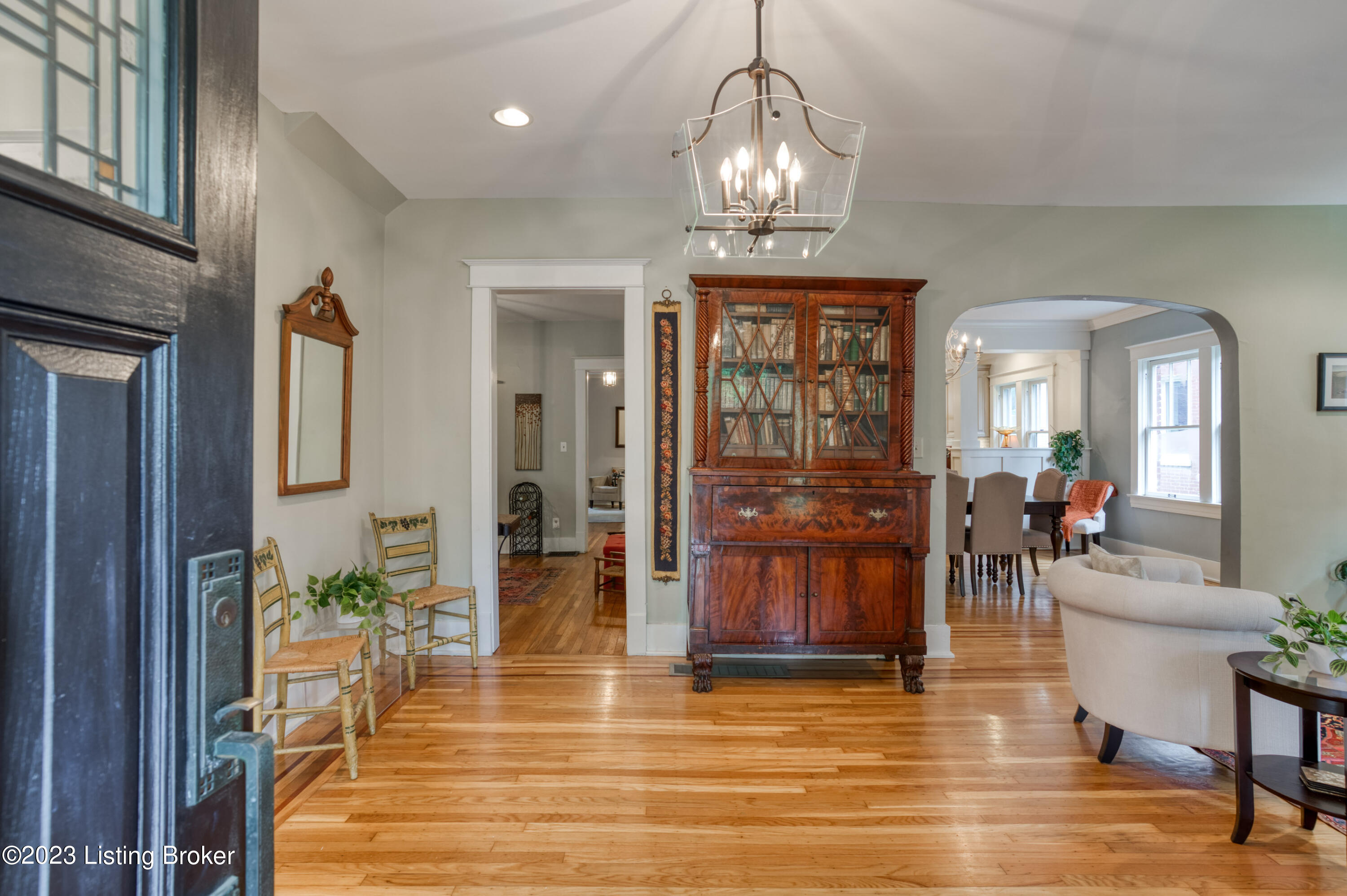 2044 Eastern Pkwy