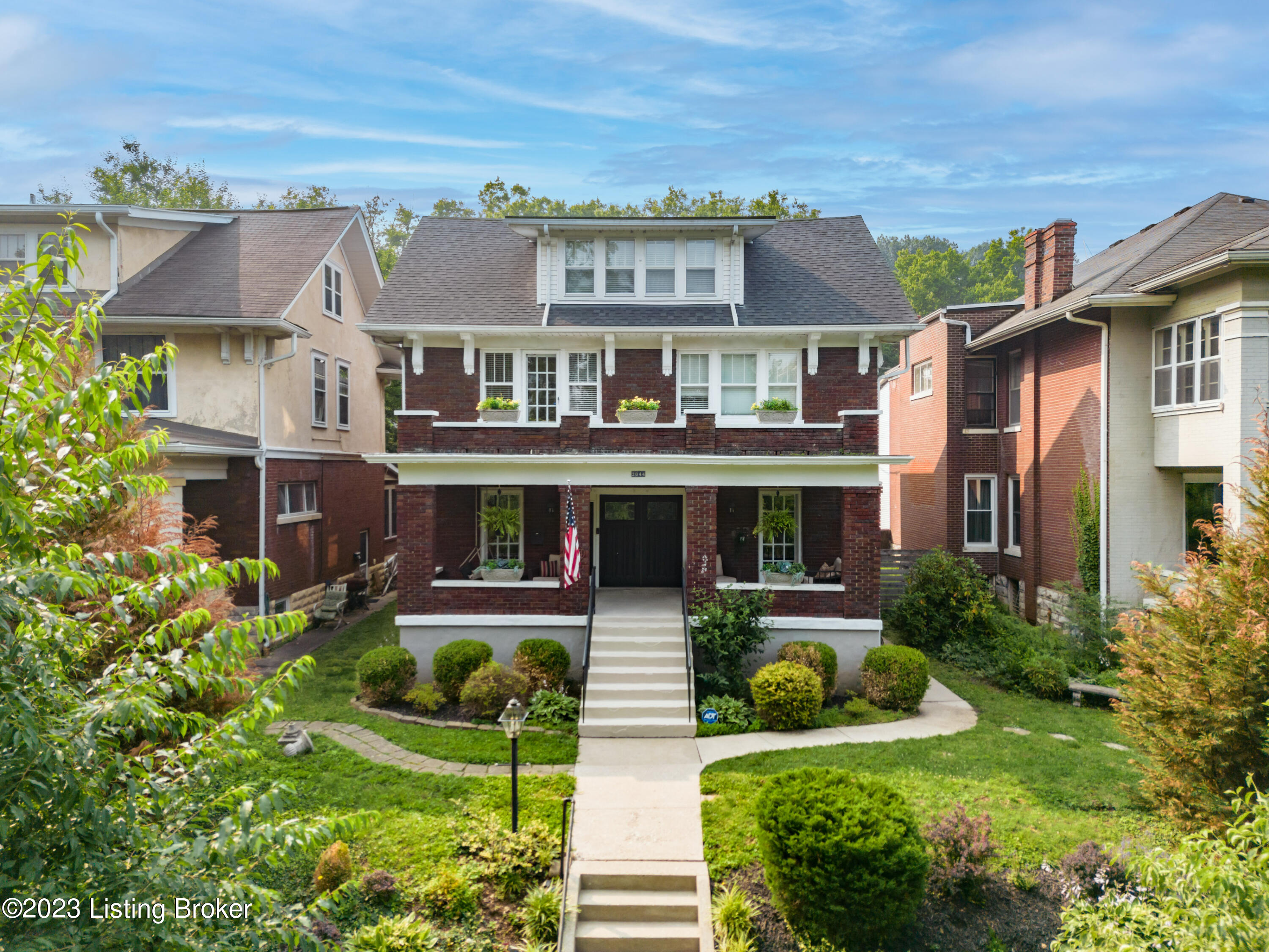 2044 Eastern Pkwy