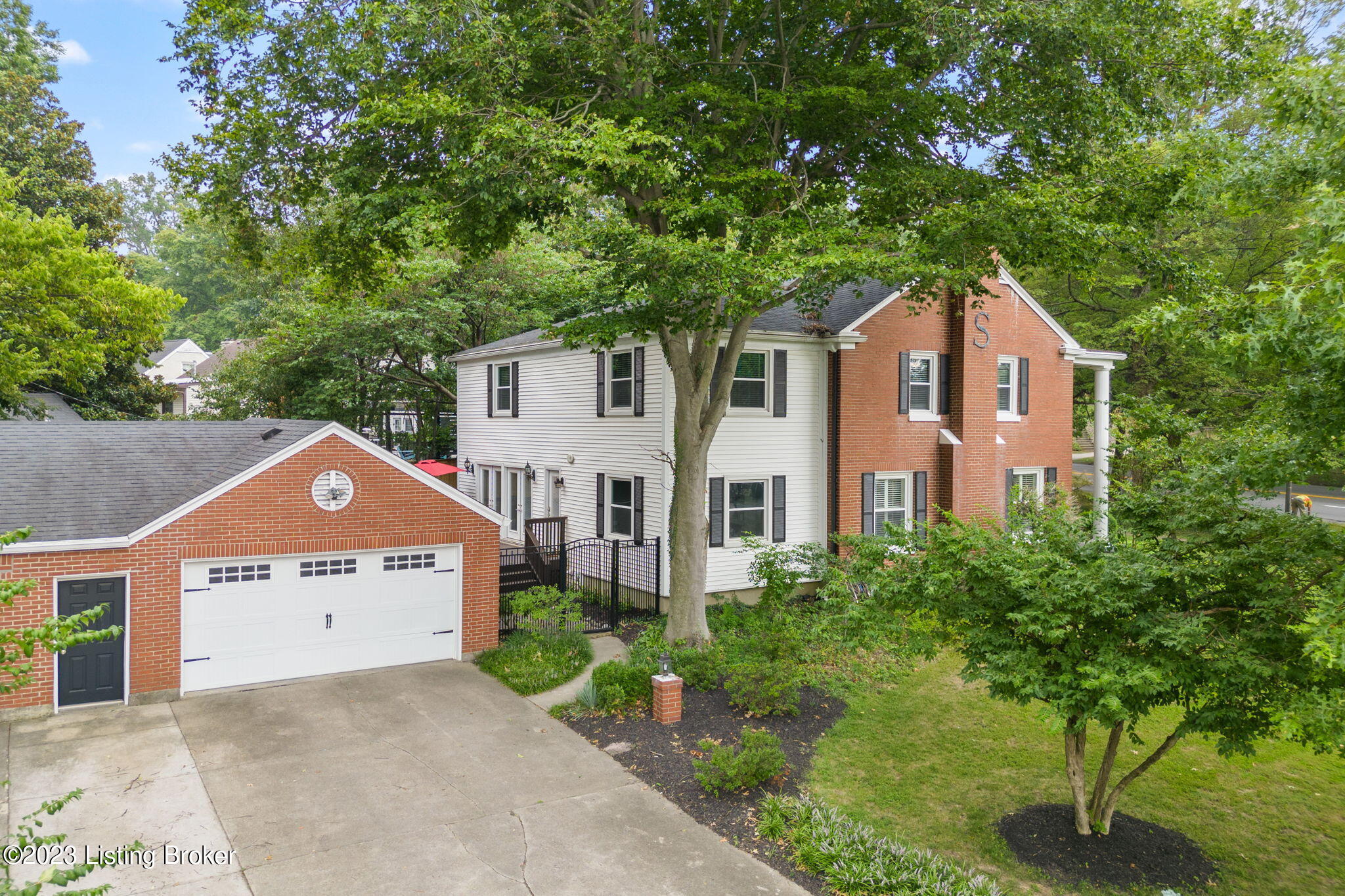 1201 Eastern Pkwy