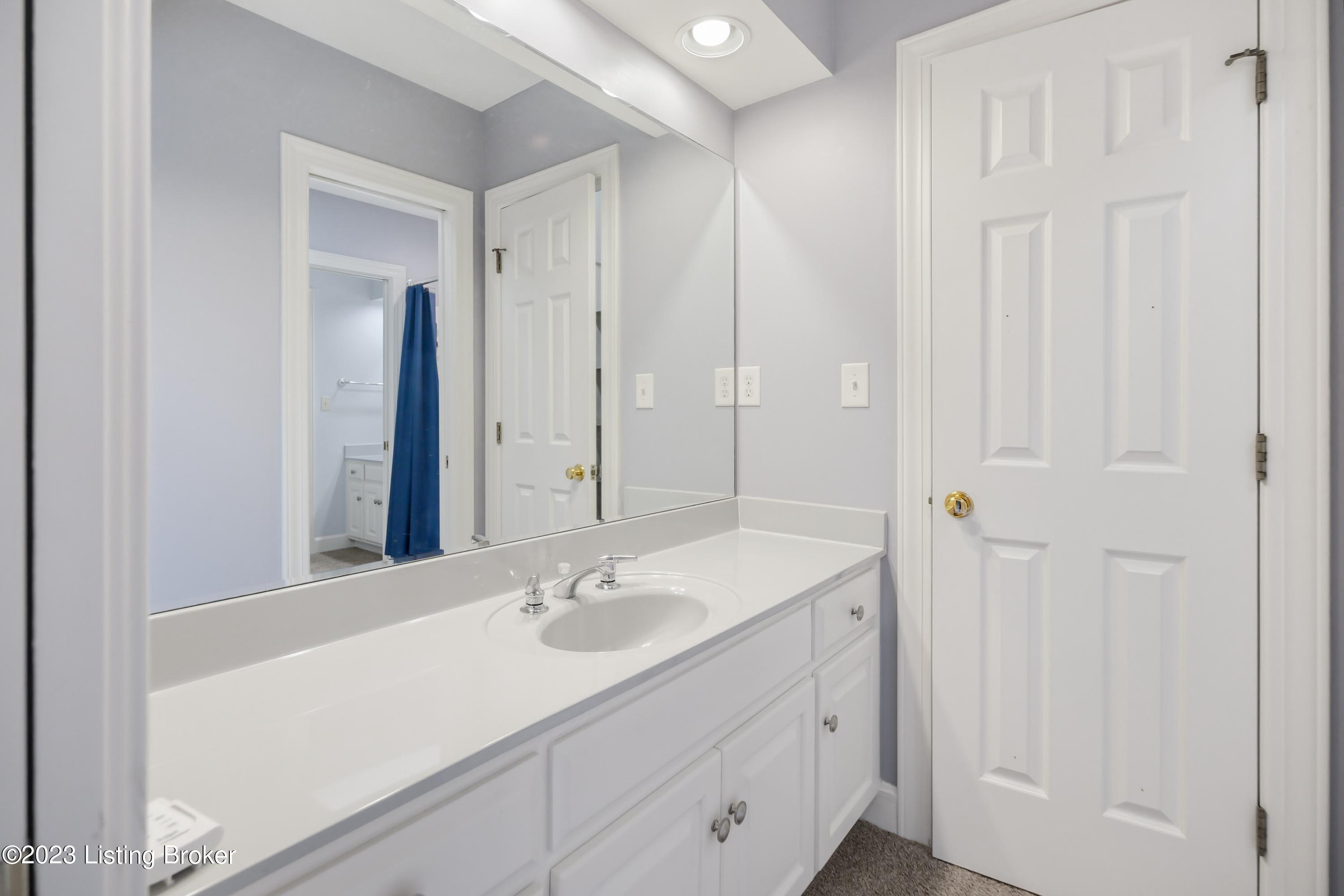 7501 Deer View Ct
