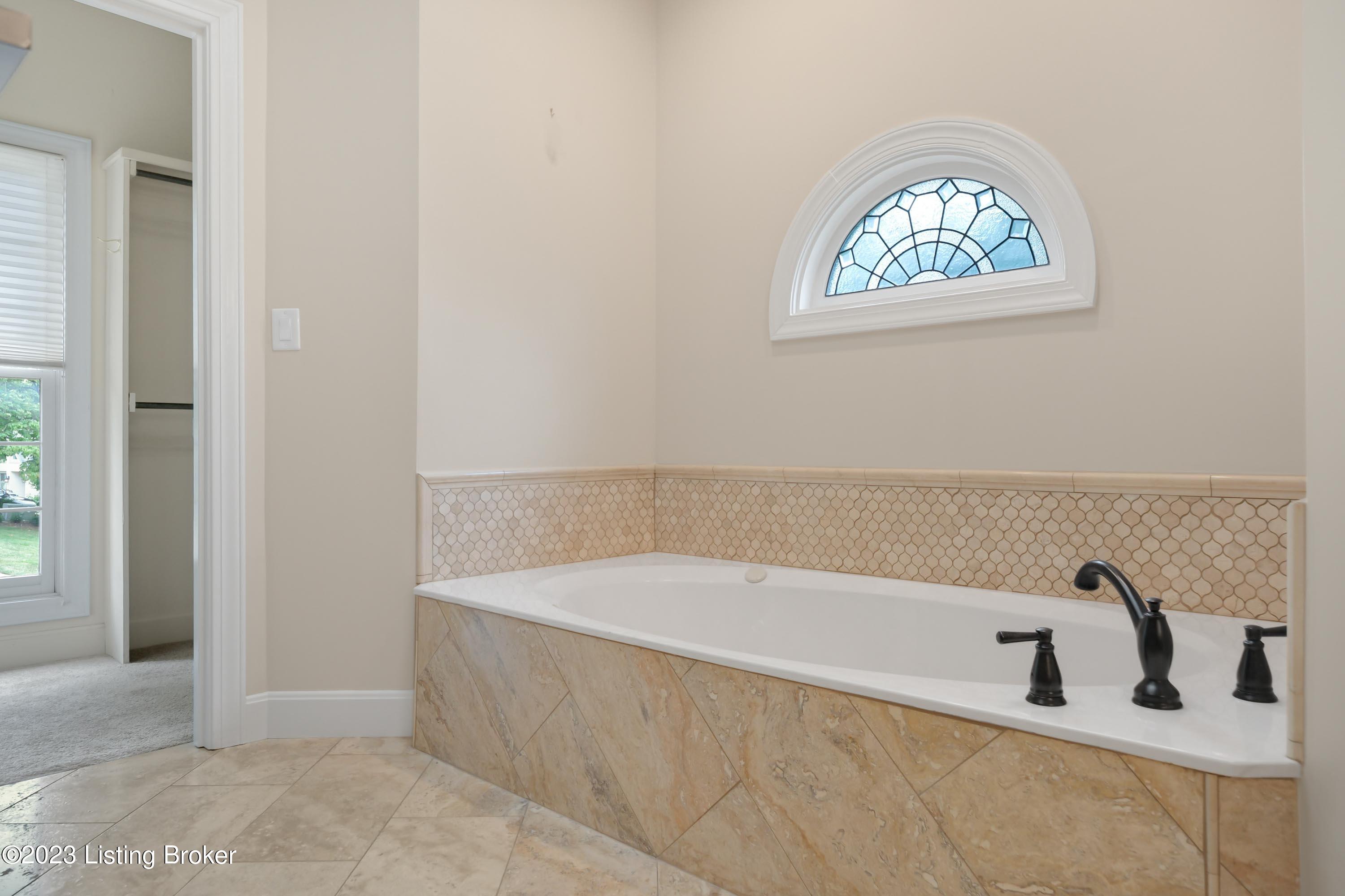 7501 Deer View Ct