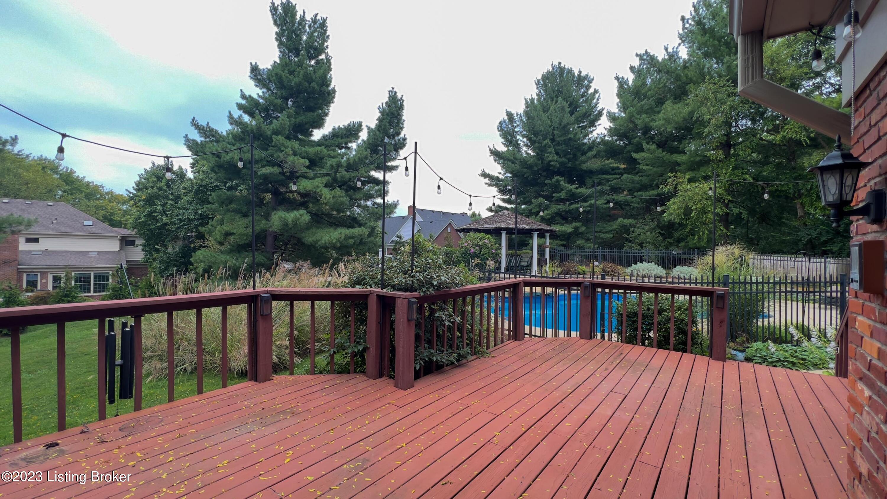 7501 Deer View Ct