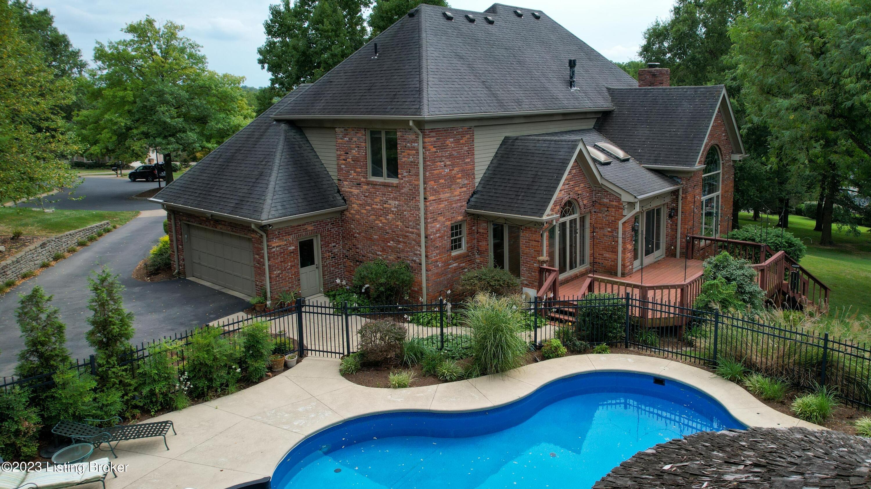 7501 Deer View Ct