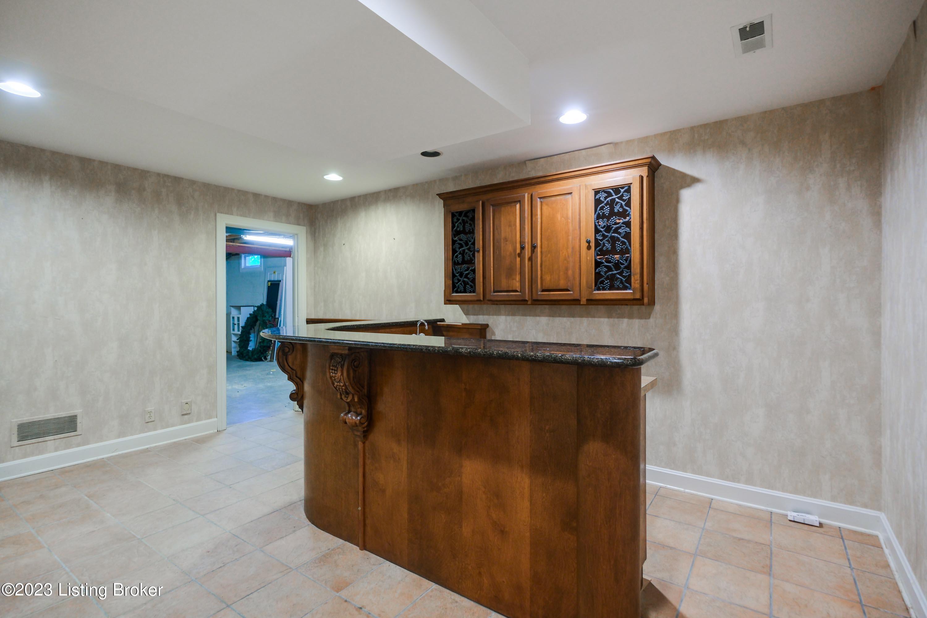7501 Deer View Ct