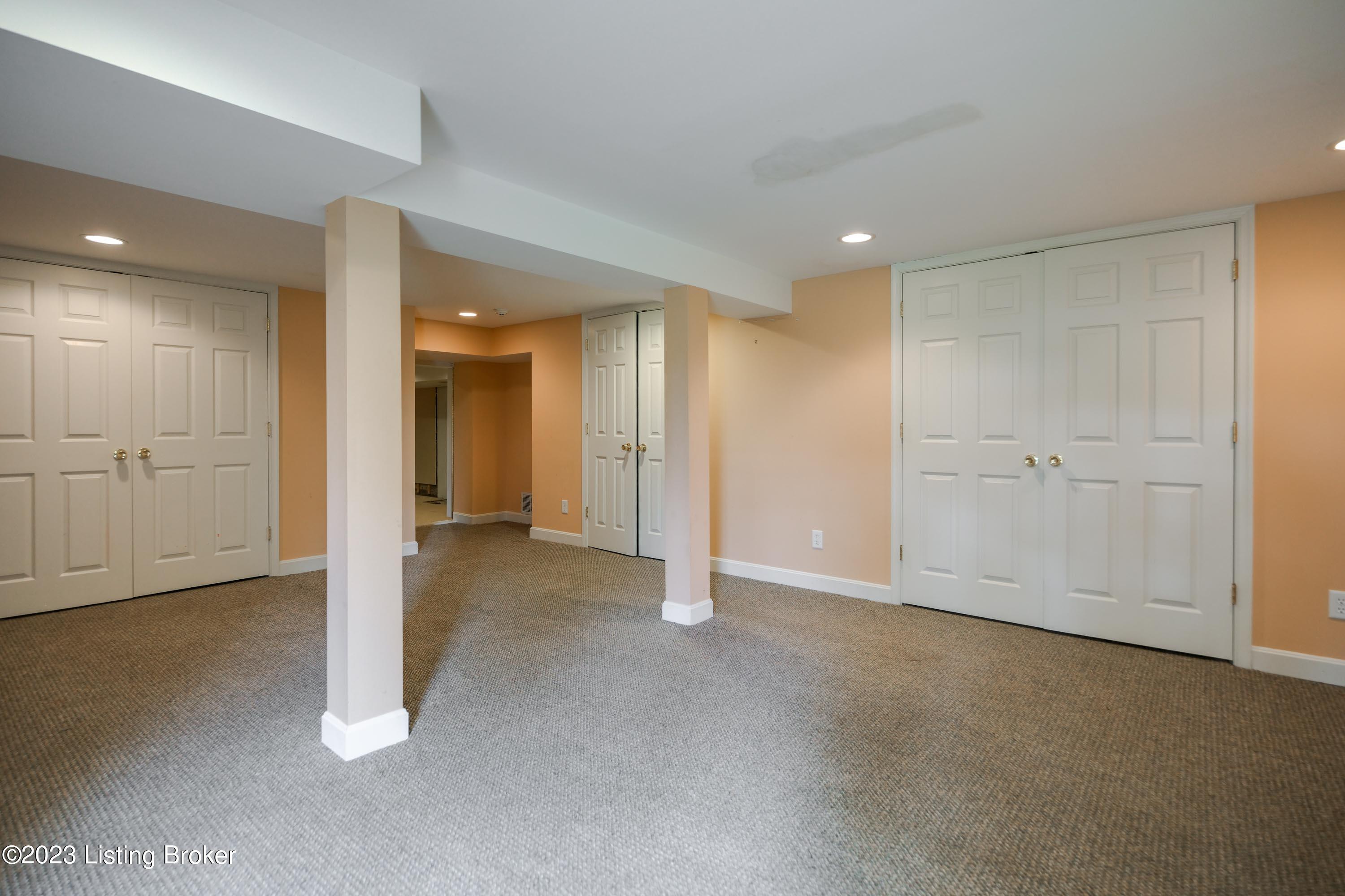 7501 Deer View Ct