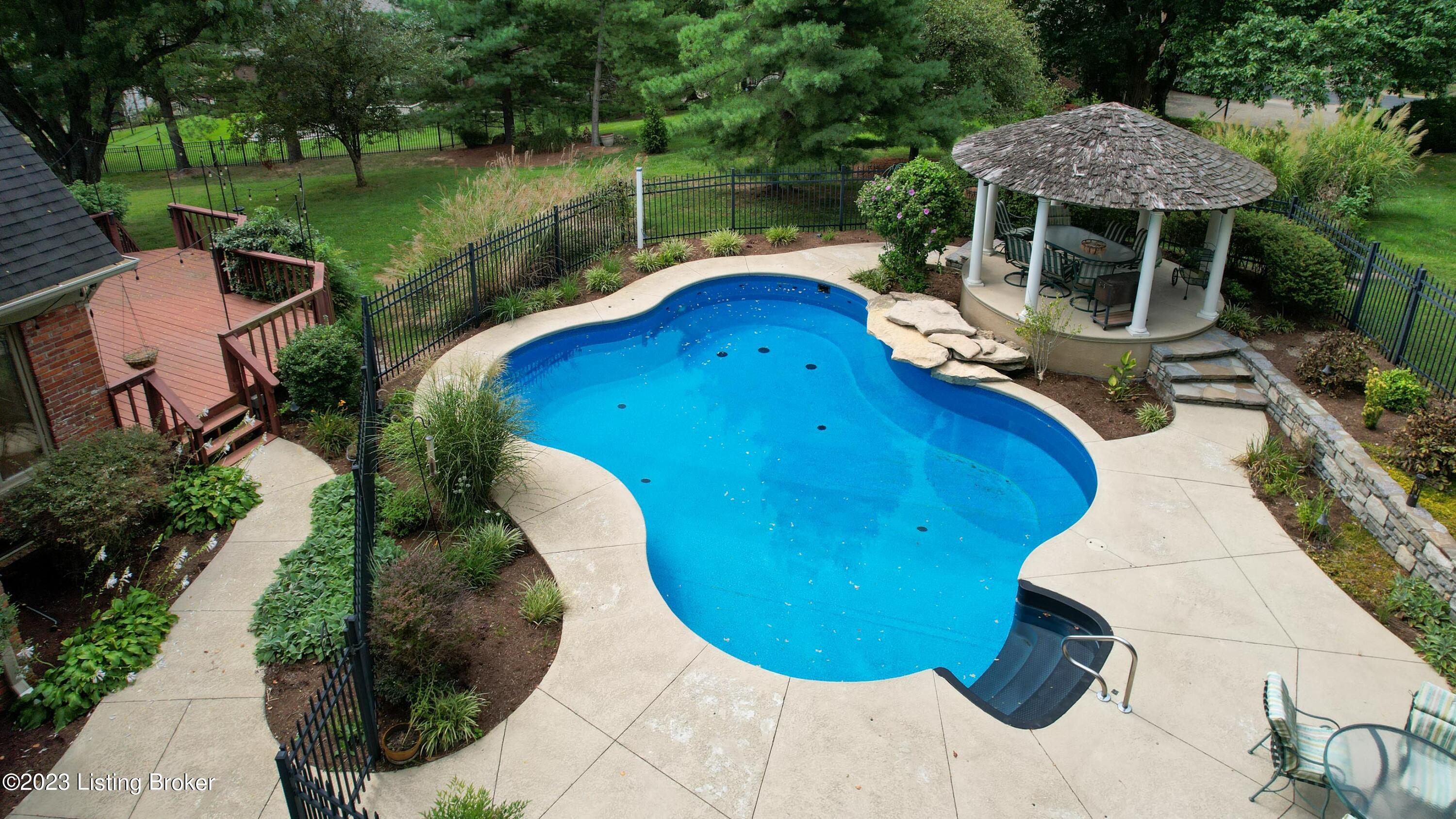 7501 Deer View Ct