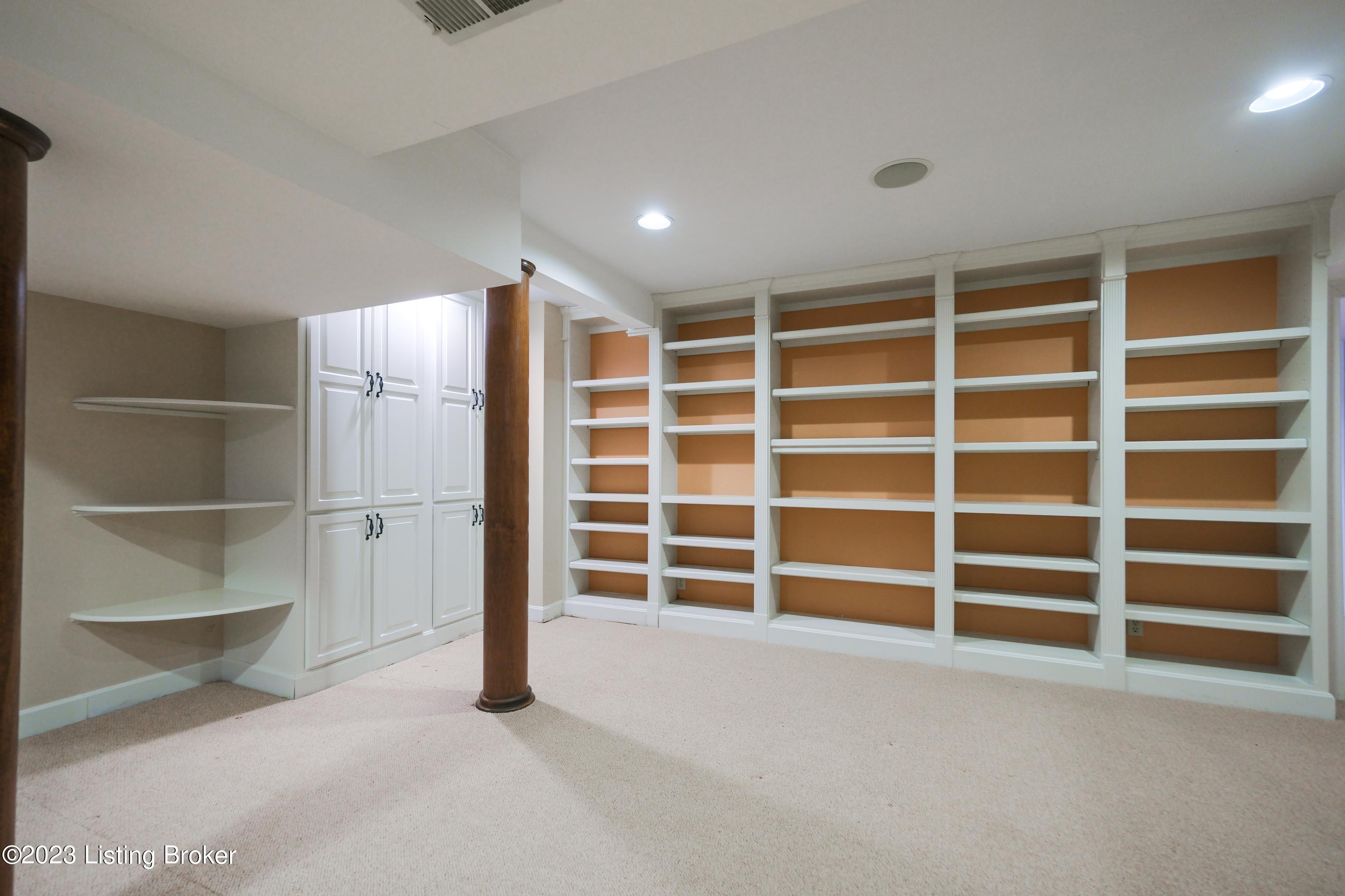 7501 Deer View Ct