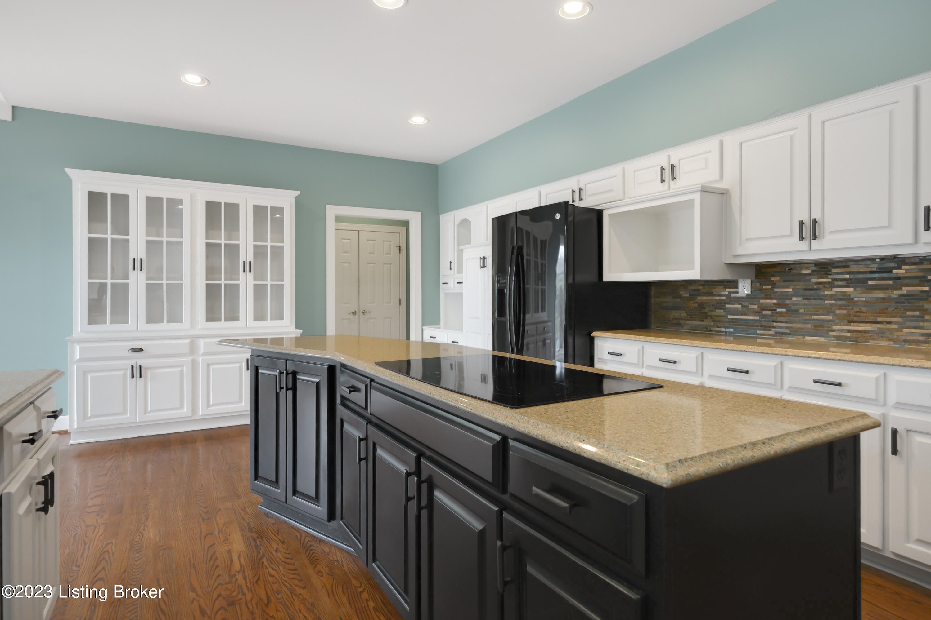 7501 Deer View Ct