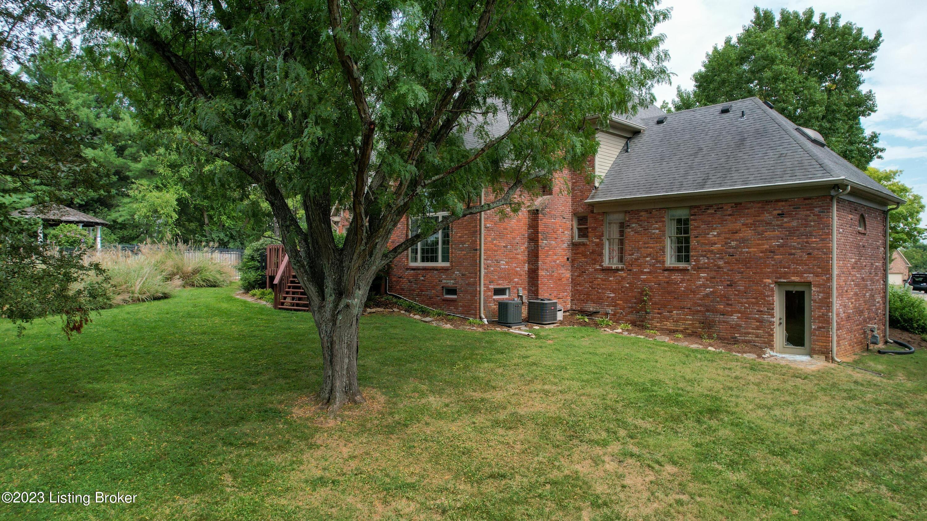 7501 Deer View Ct