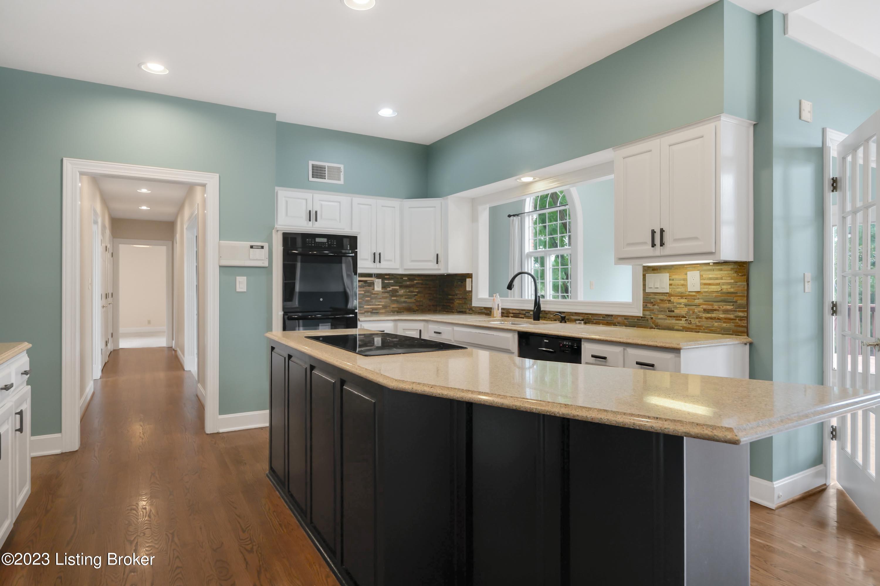 7501 Deer View Ct