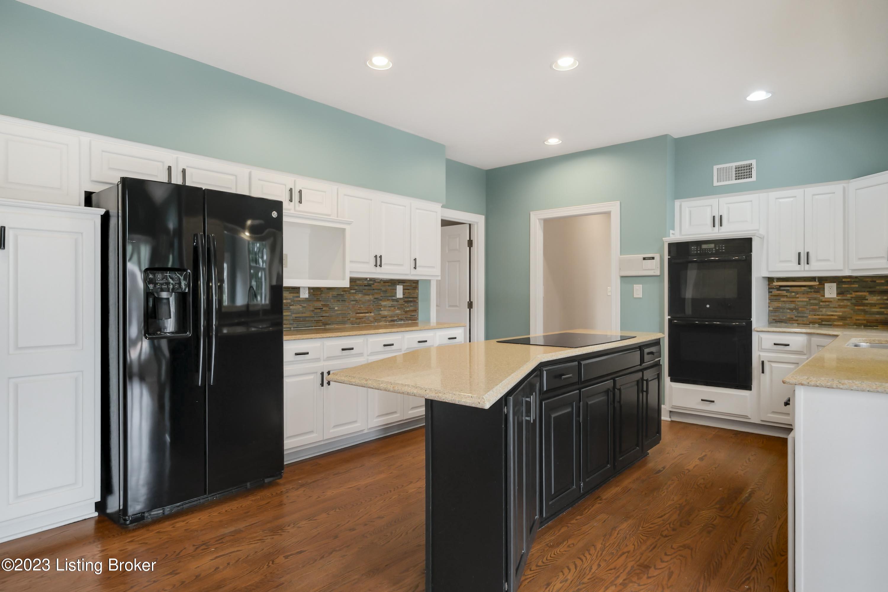 7501 Deer View Ct