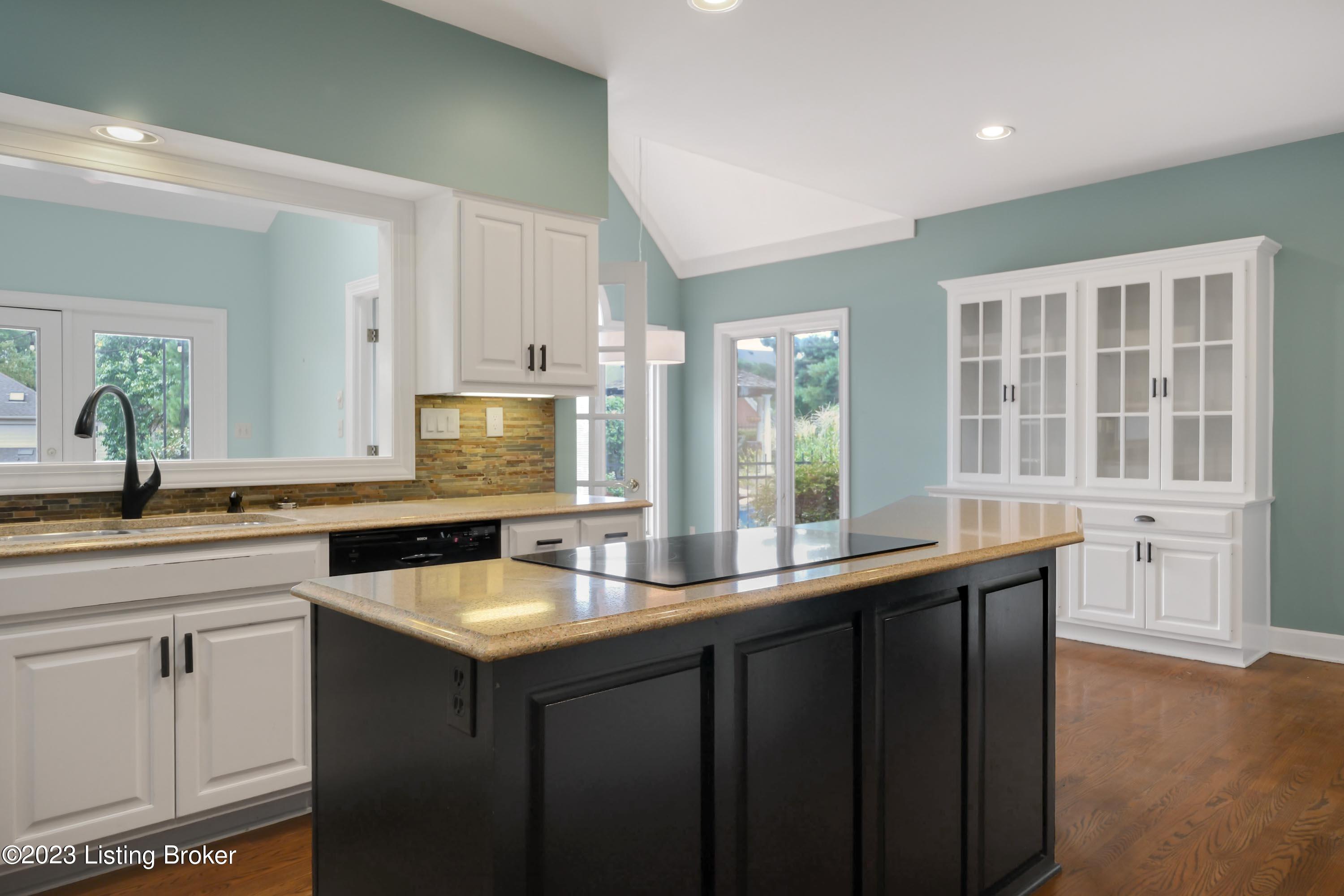 7501 Deer View Ct