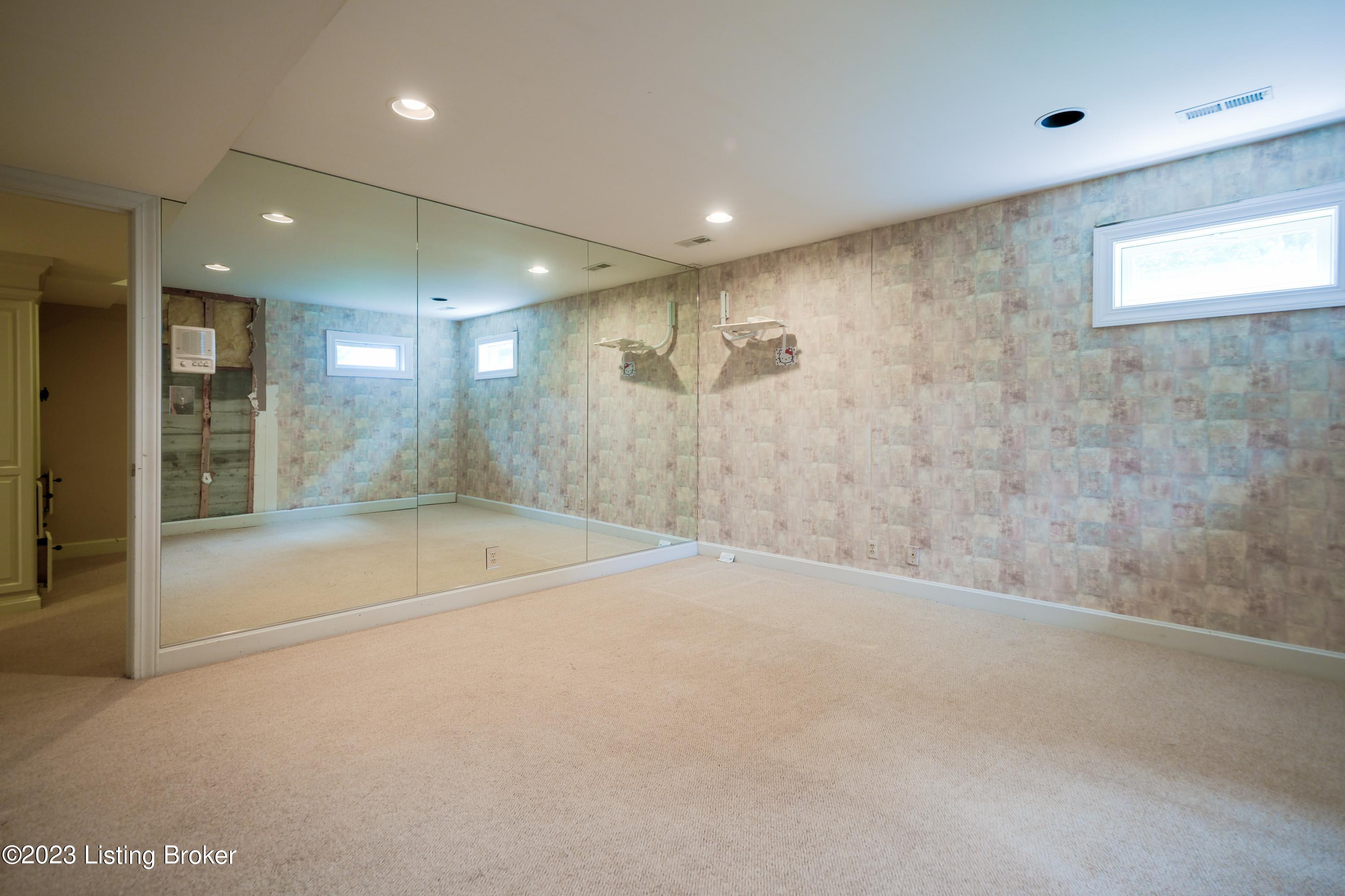7501 Deer View Ct