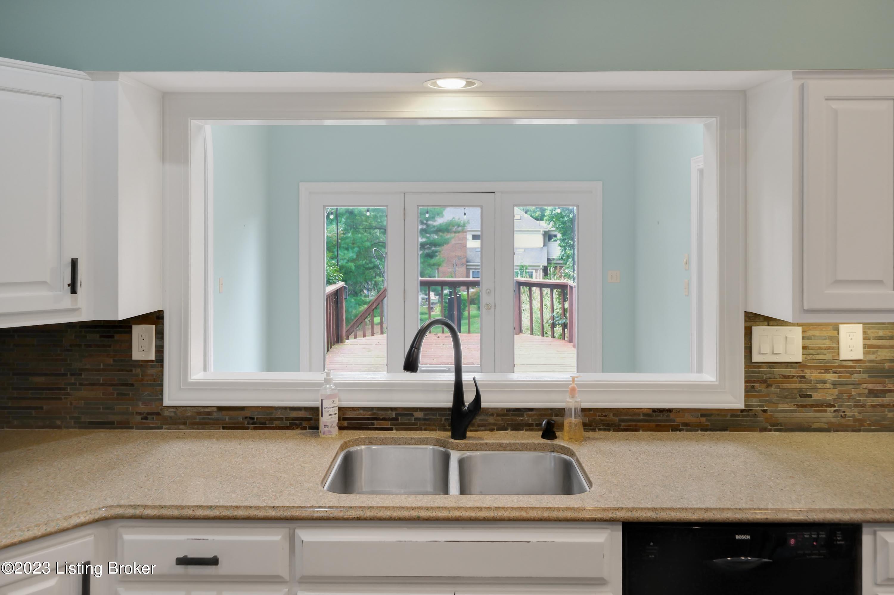 7501 Deer View Ct