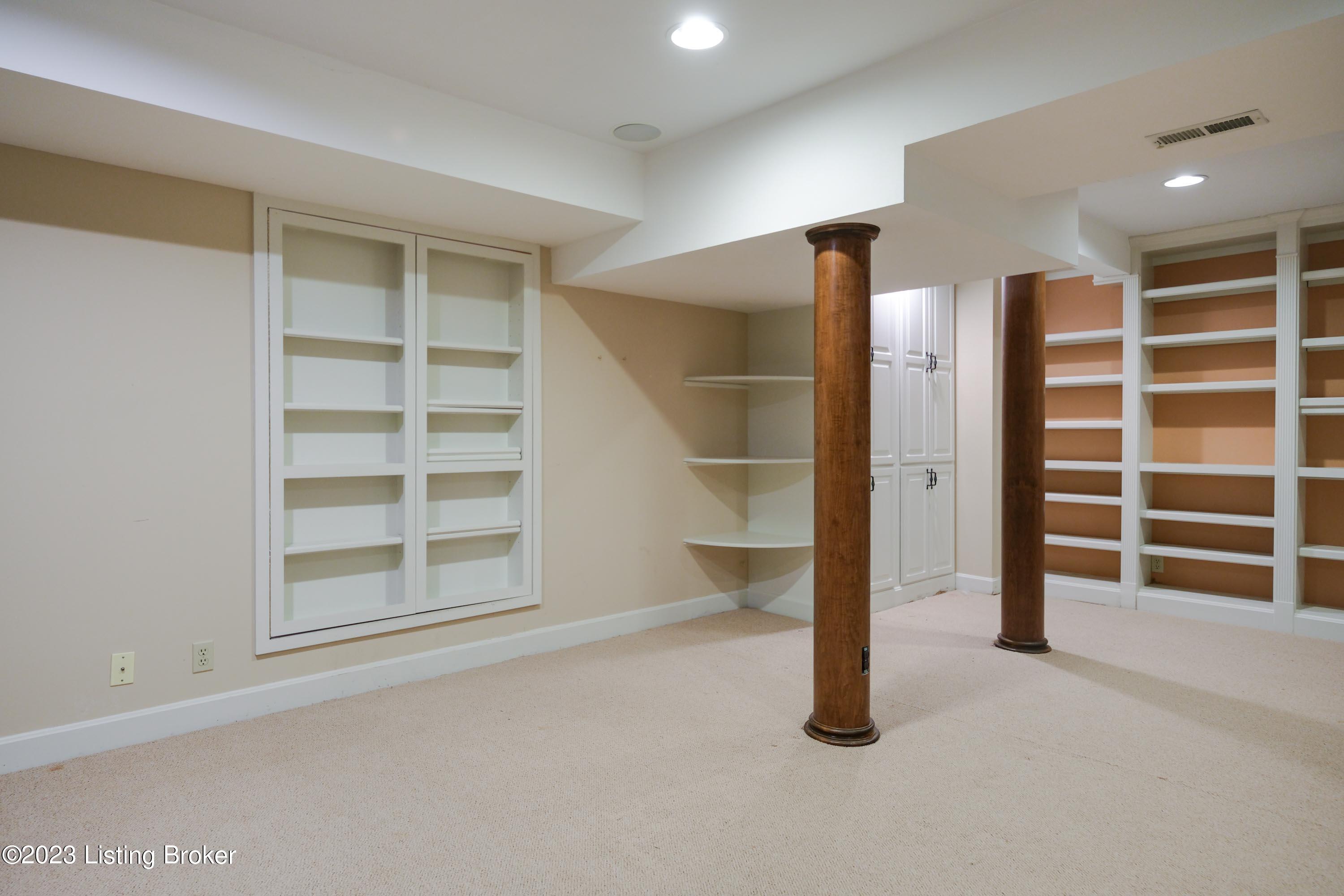 7501 Deer View Ct