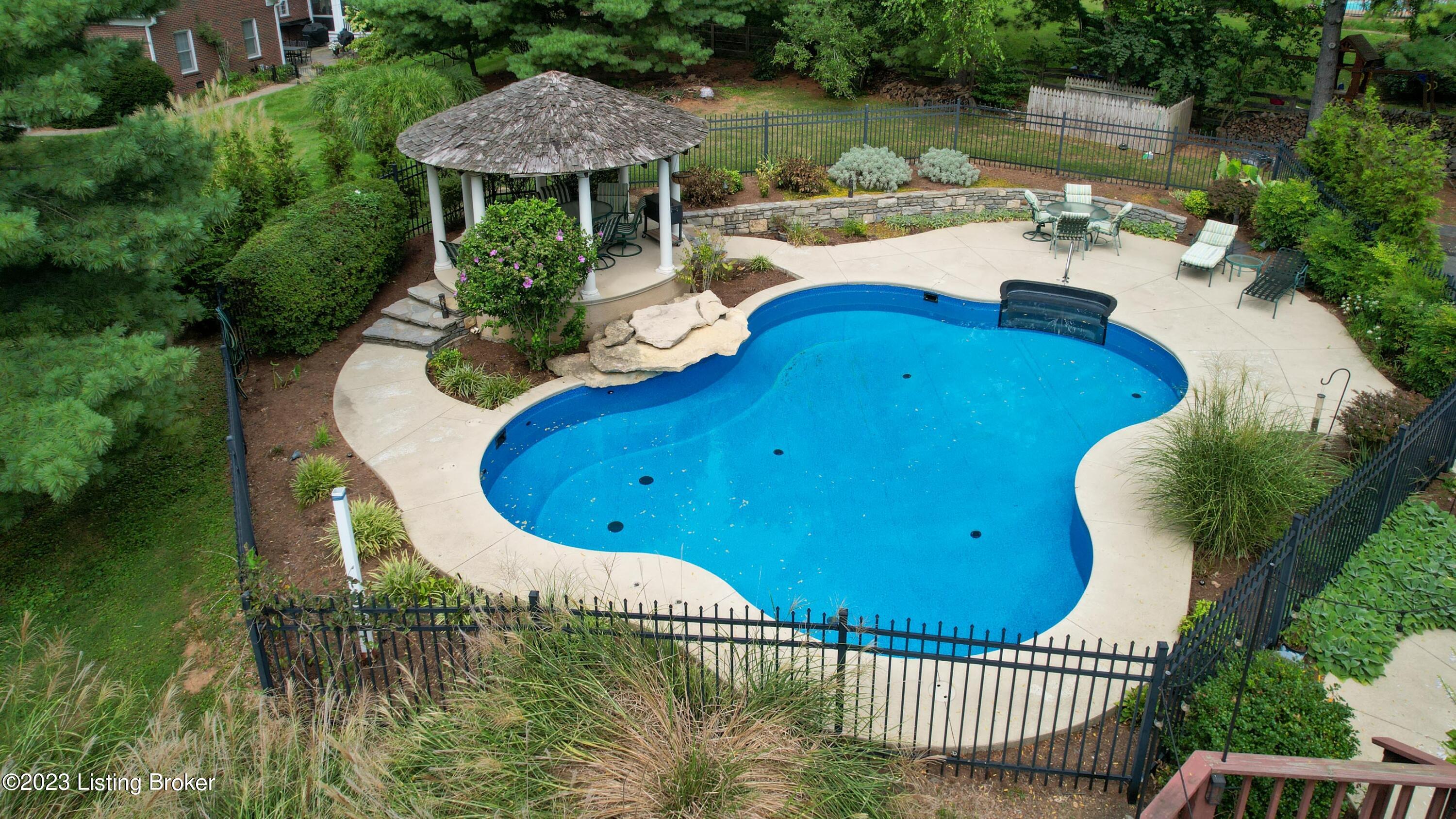 7501 Deer View Ct