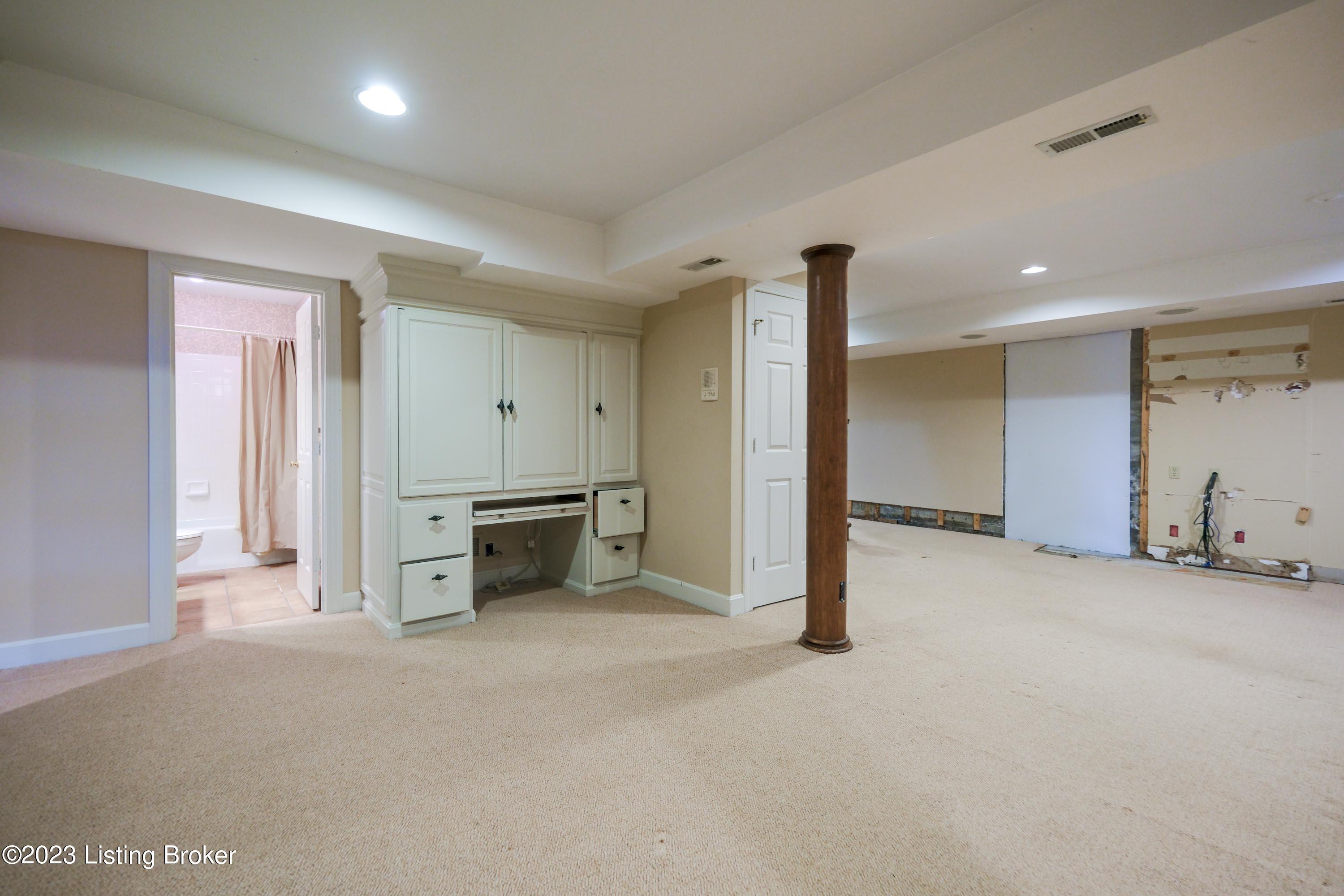 7501 Deer View Ct