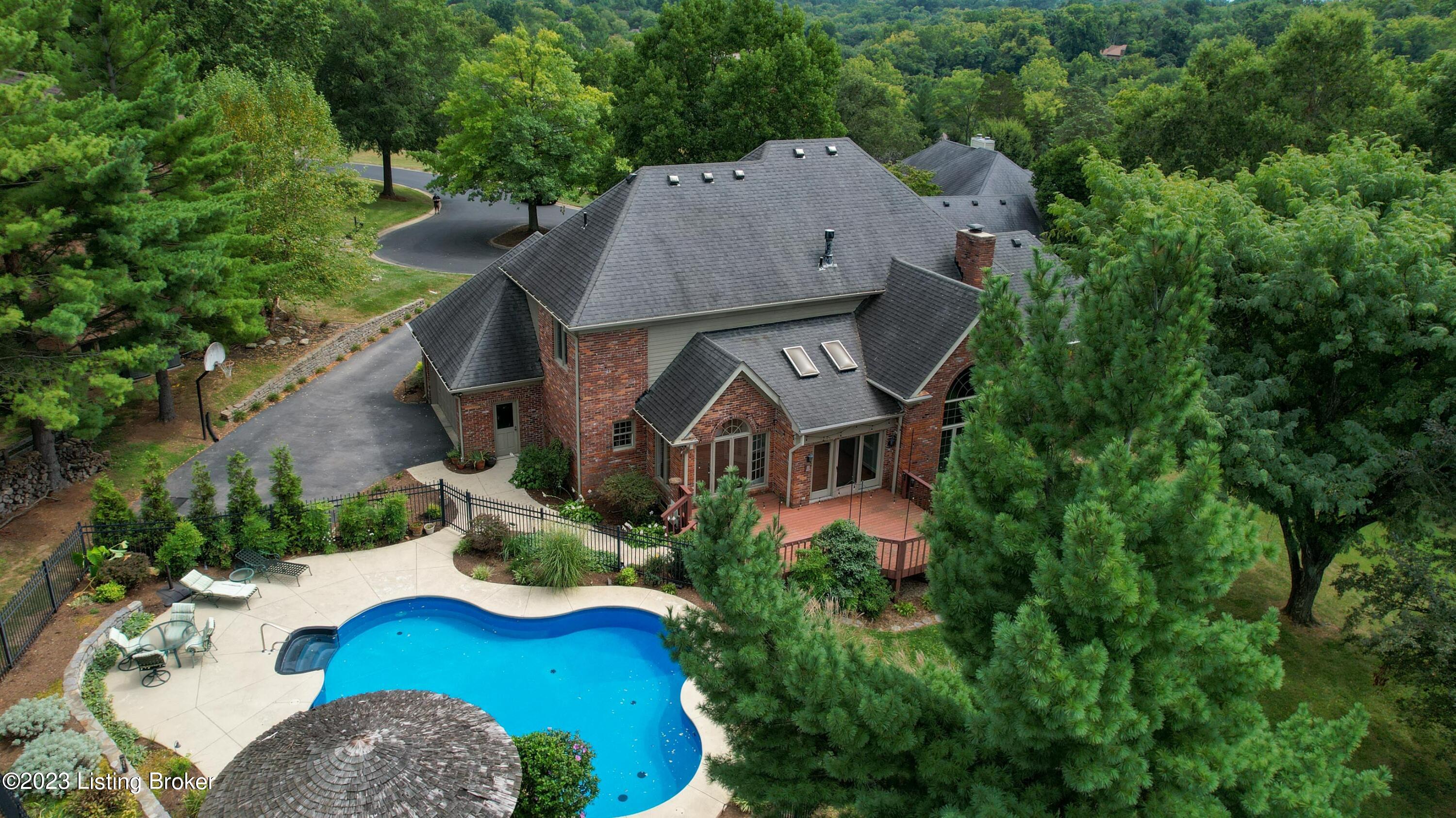 7501 Deer View Ct