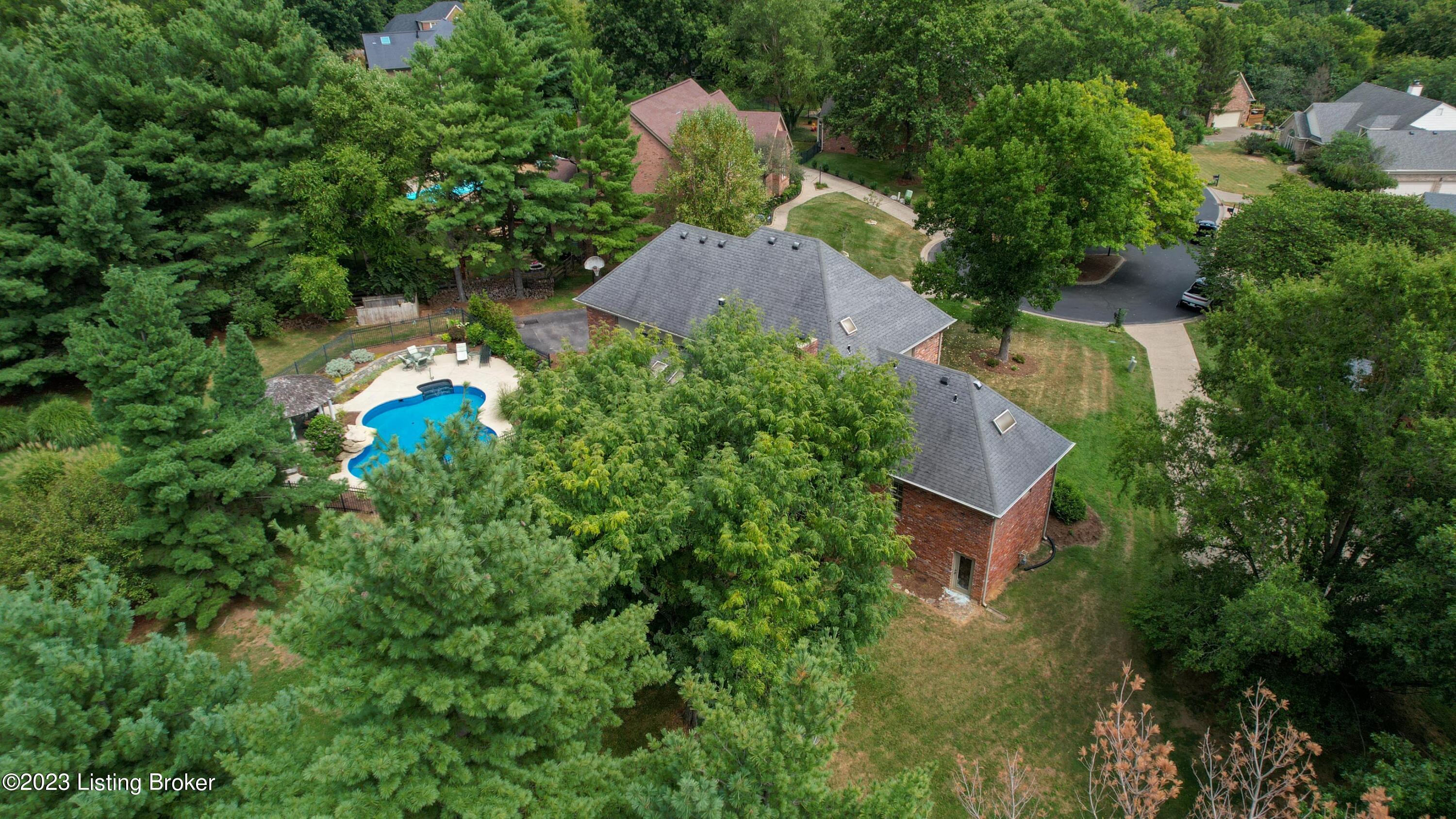 7501 Deer View Ct