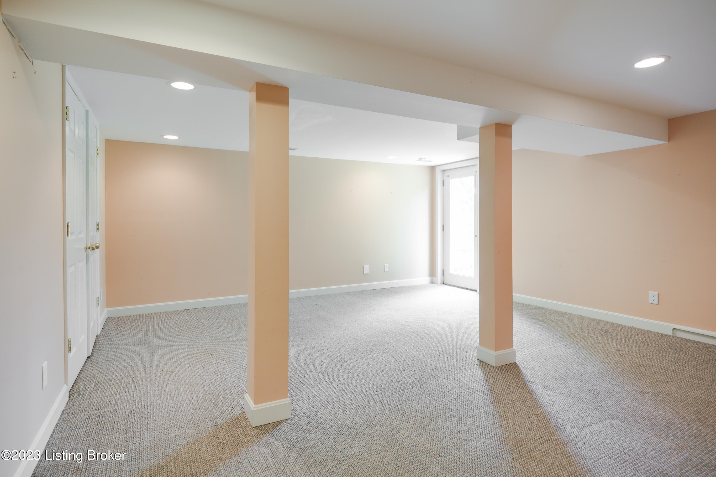 7501 Deer View Ct