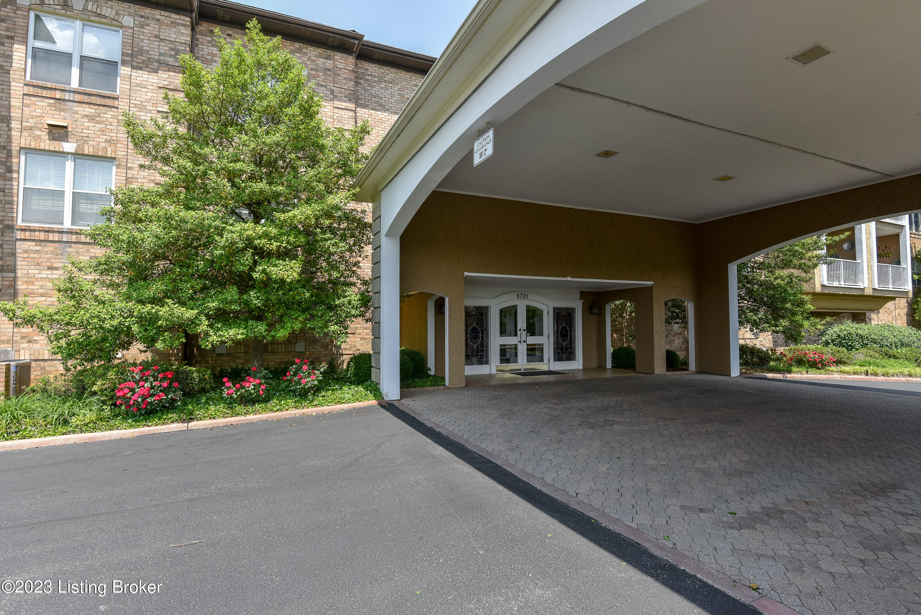 5601 Coach Gate Wynde, 16