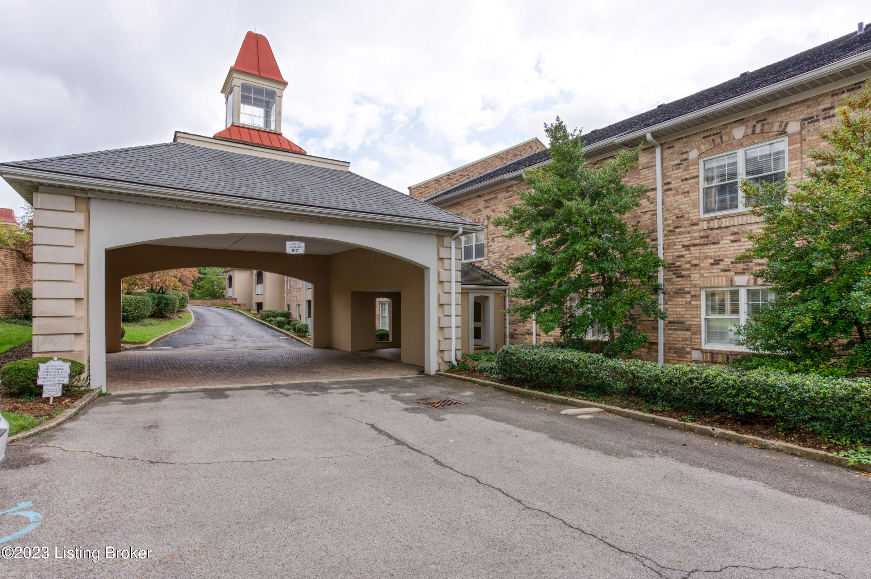 5601 Coach Gate Wynde, 16