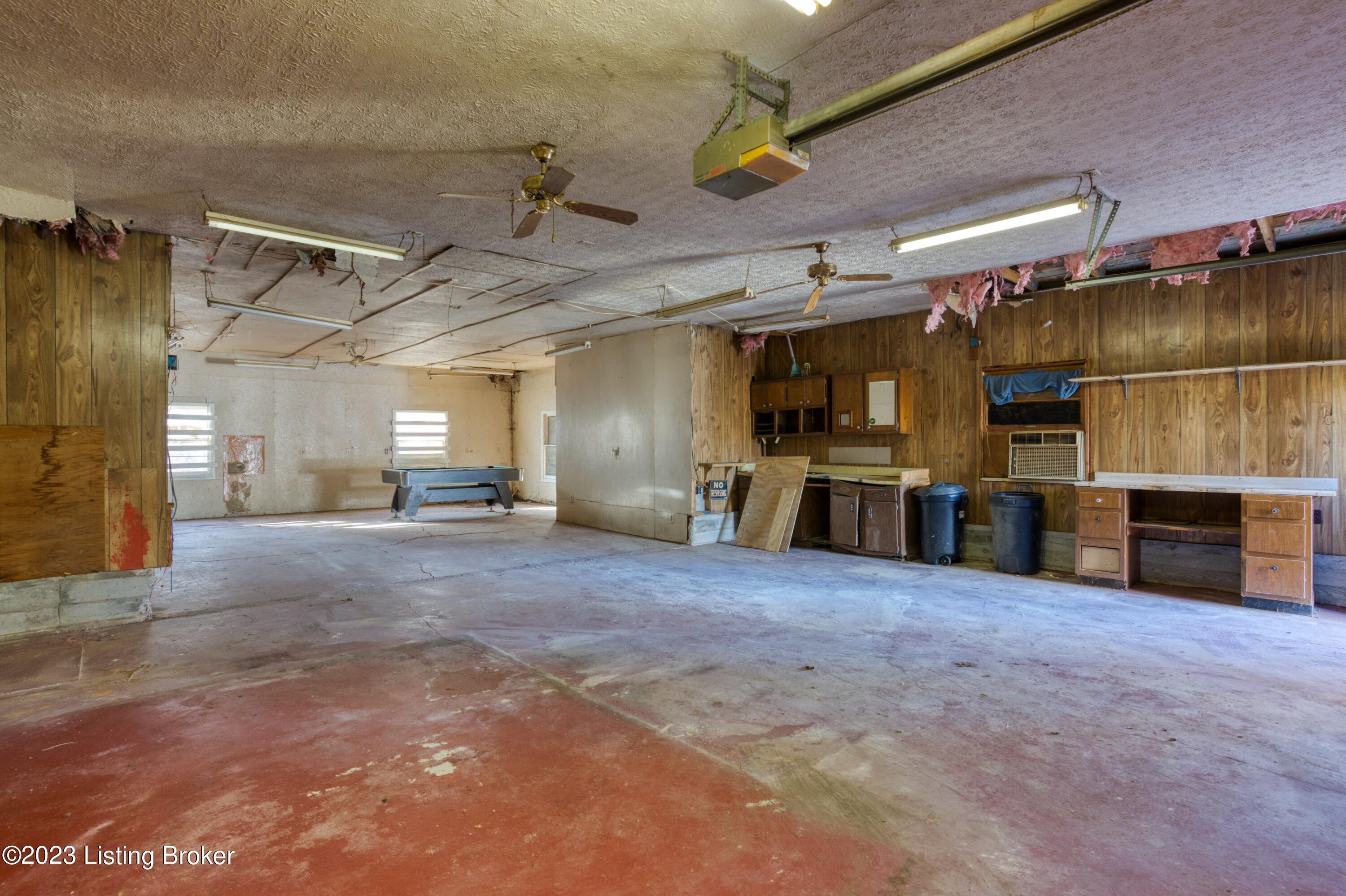 7301 Peyton Ave