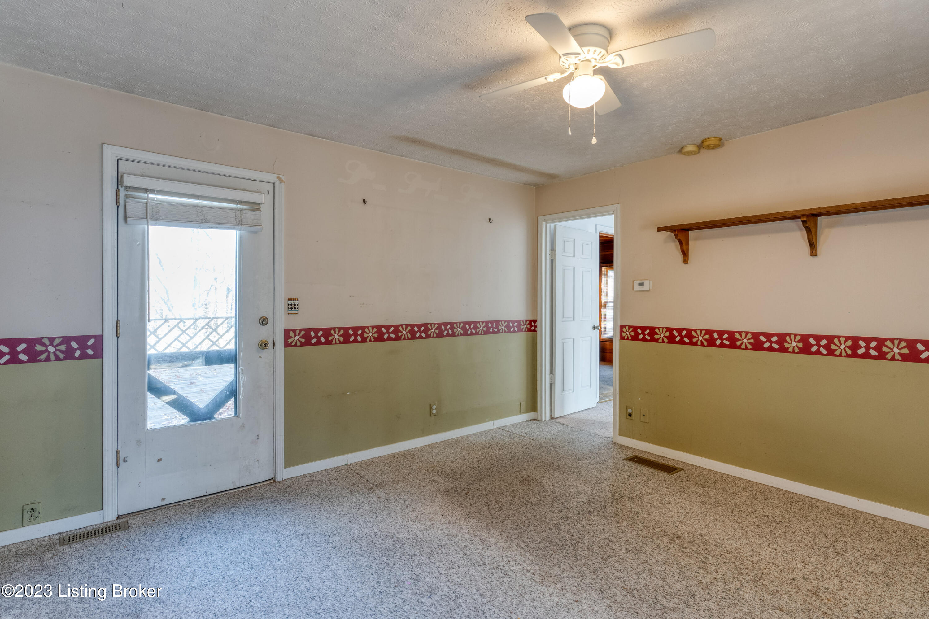 7301 Peyton Ave