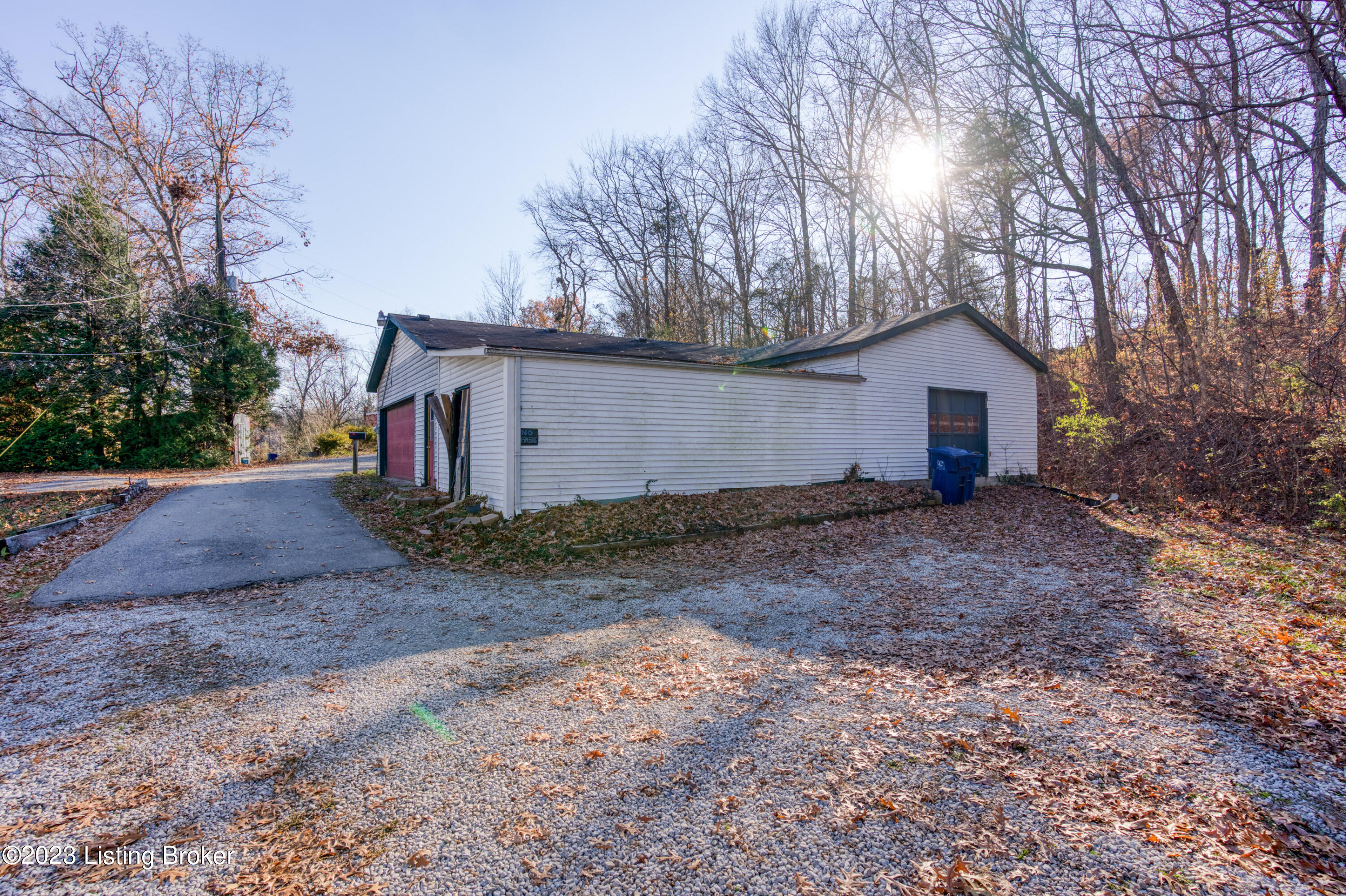 7301 Peyton Ave