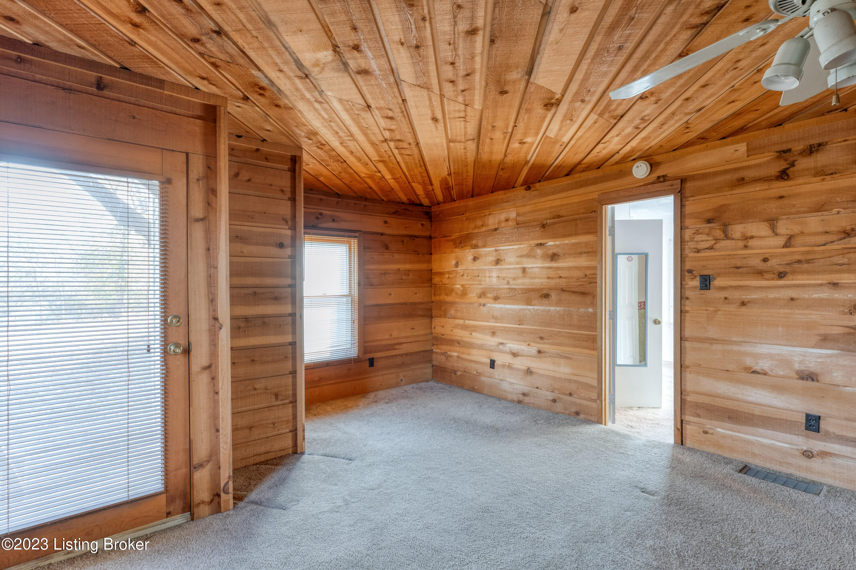7301 Peyton Ave