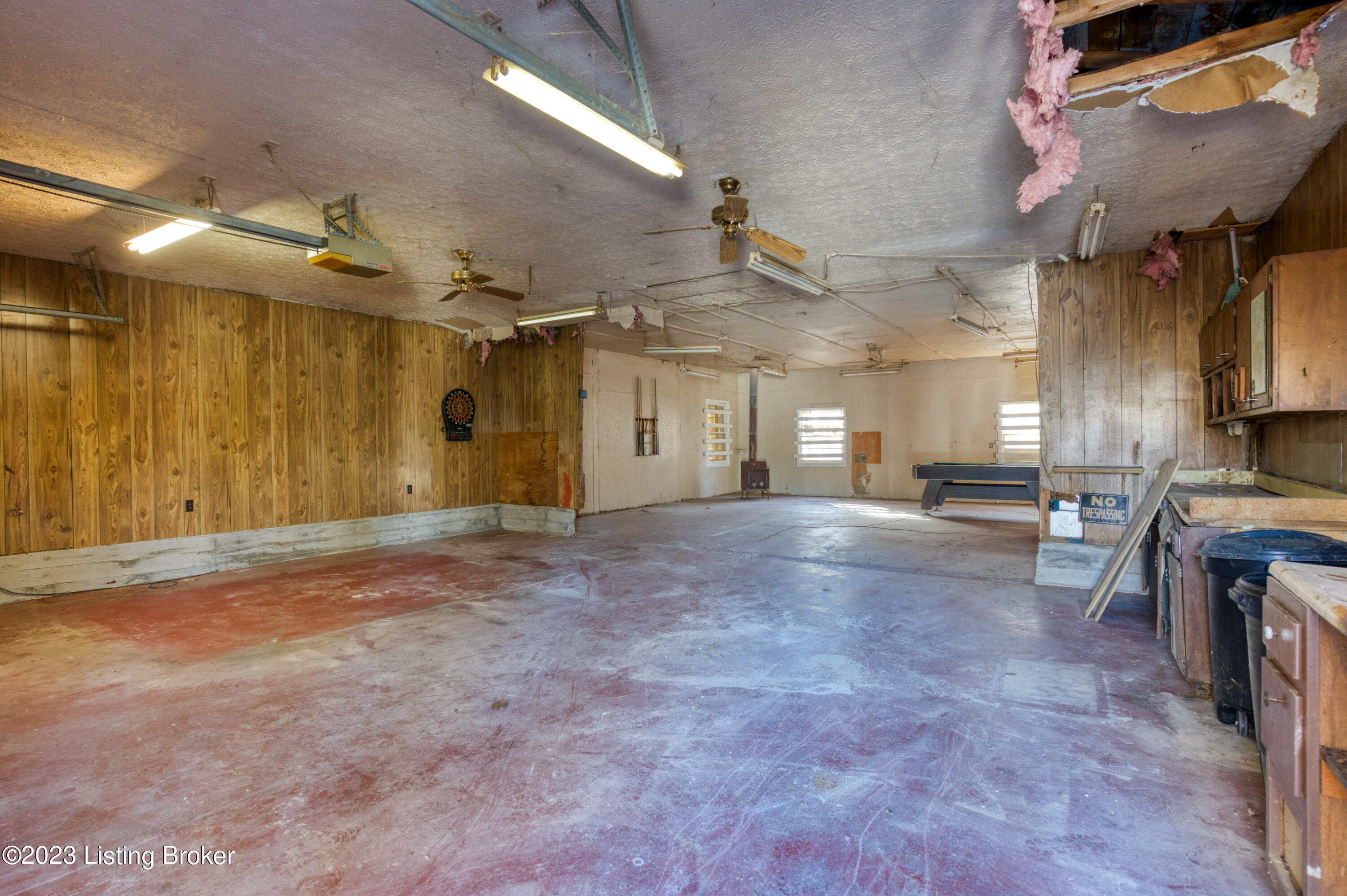 7301 Peyton Ave