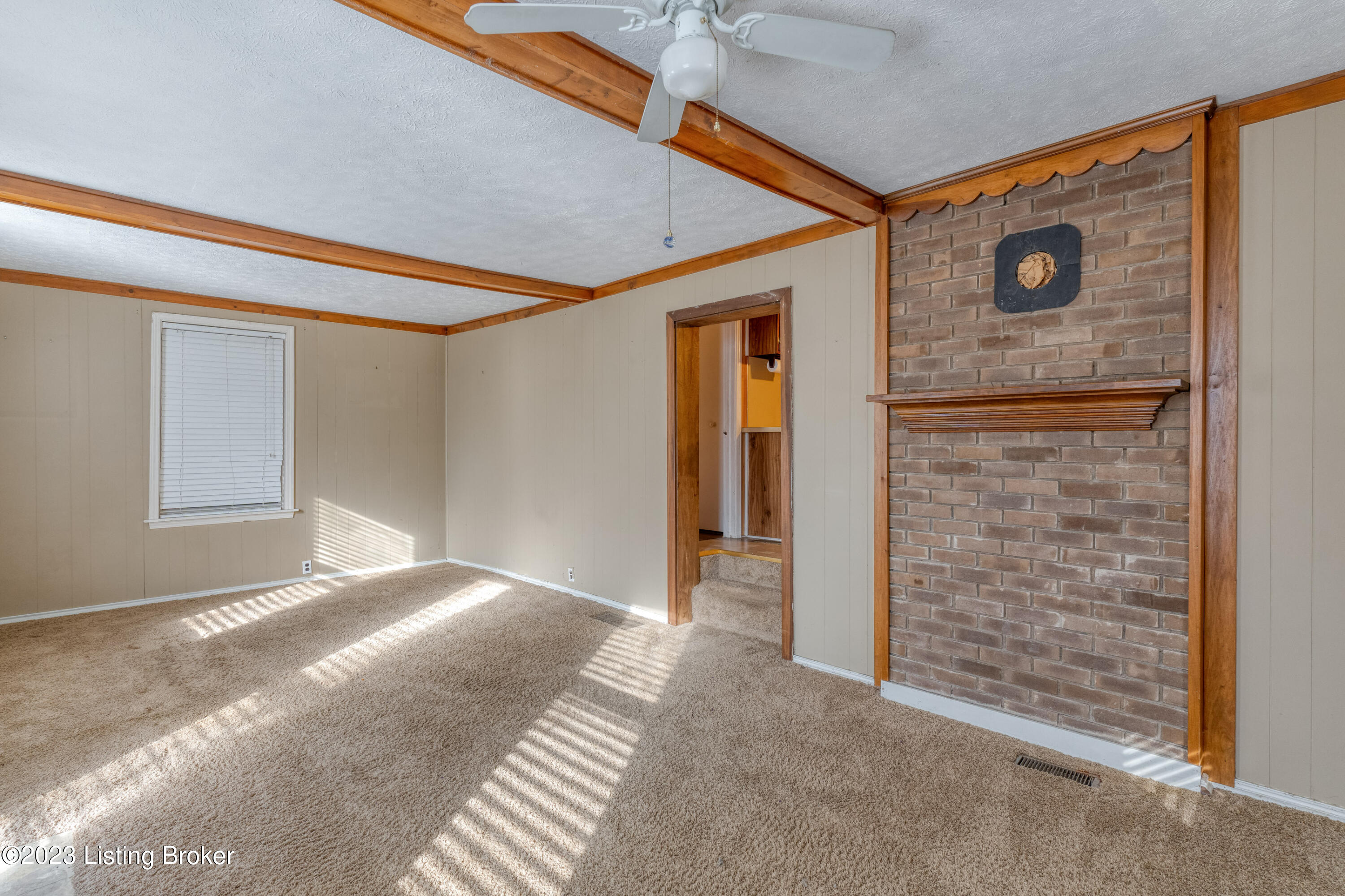 7301 Peyton Ave
