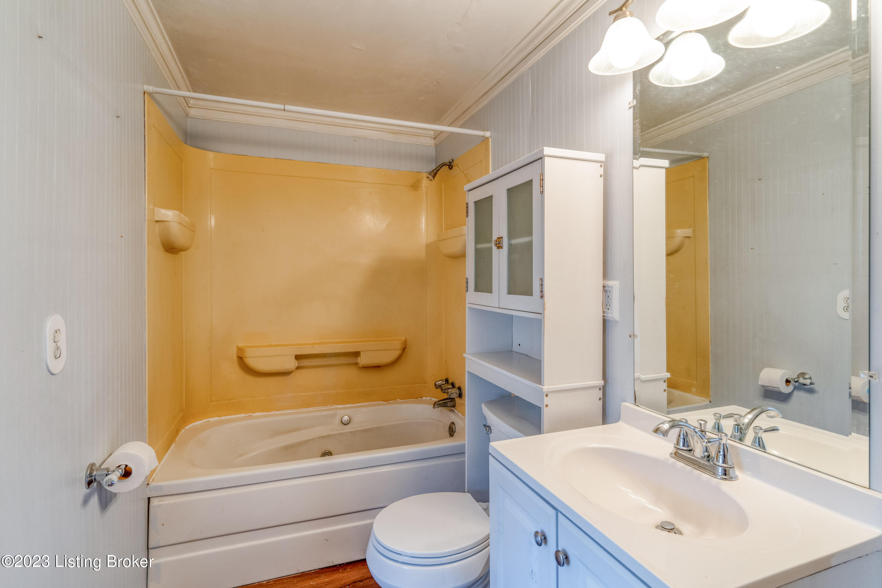 7301 Peyton Ave