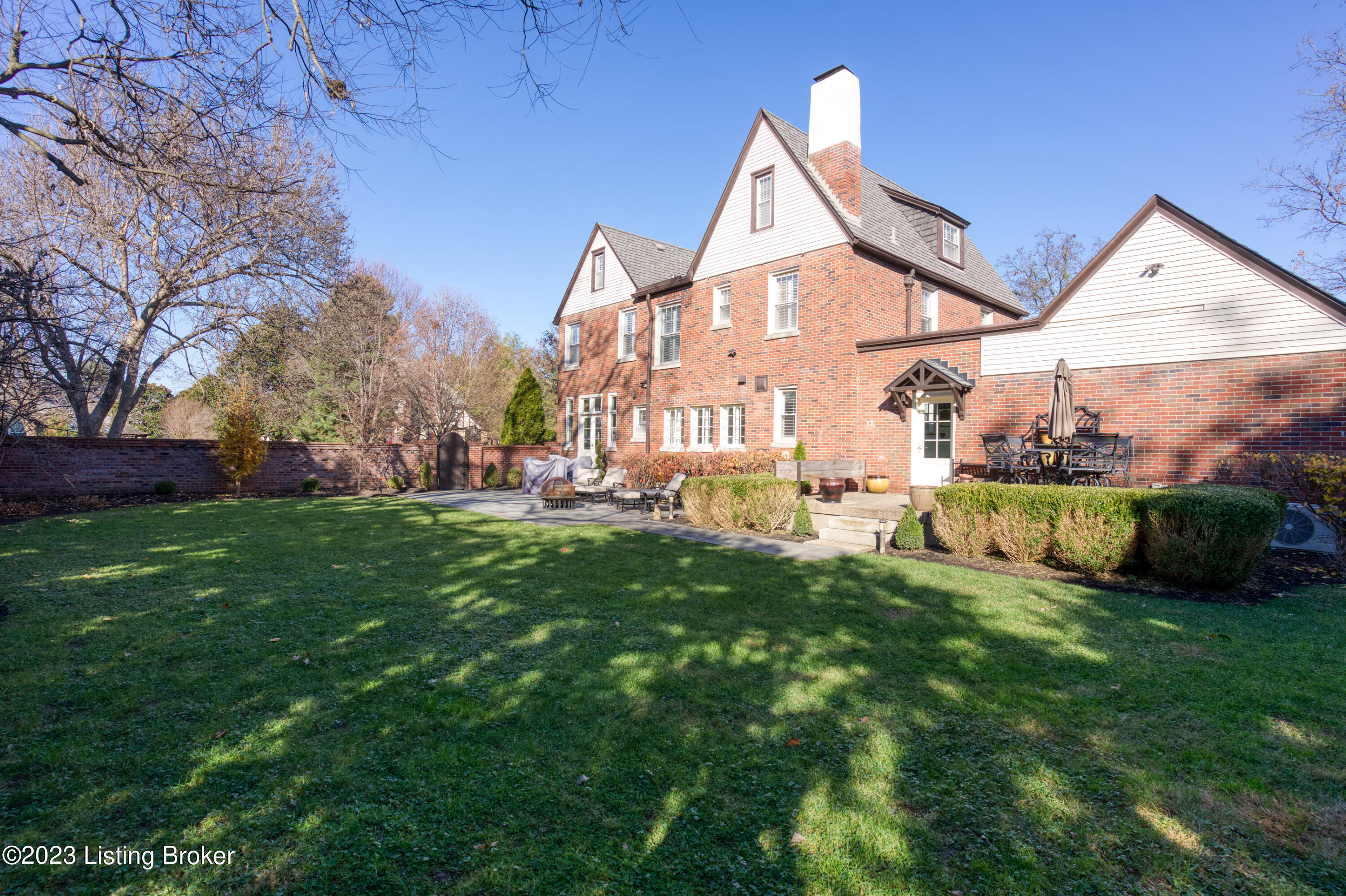 524 Barberry Ln