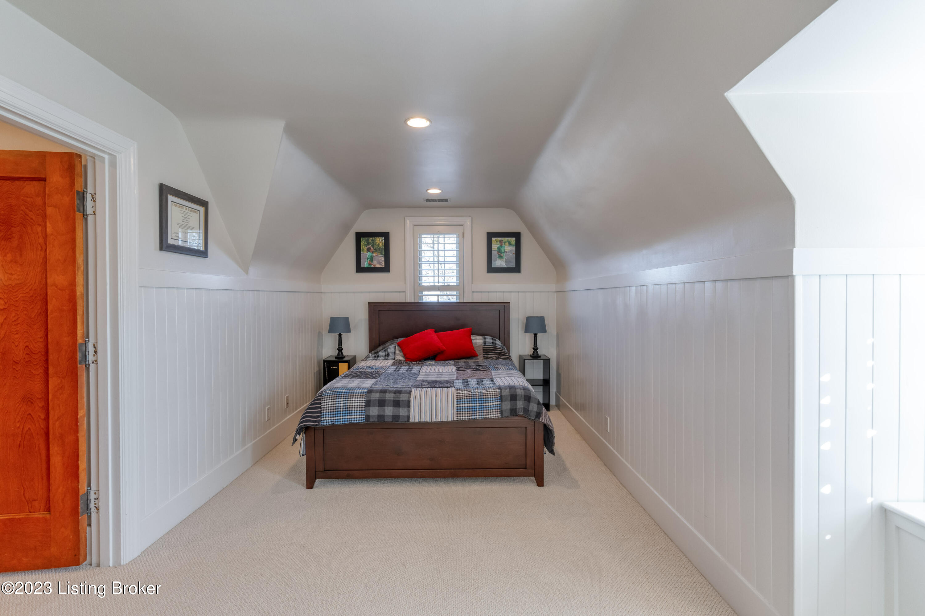 524 Barberry Ln