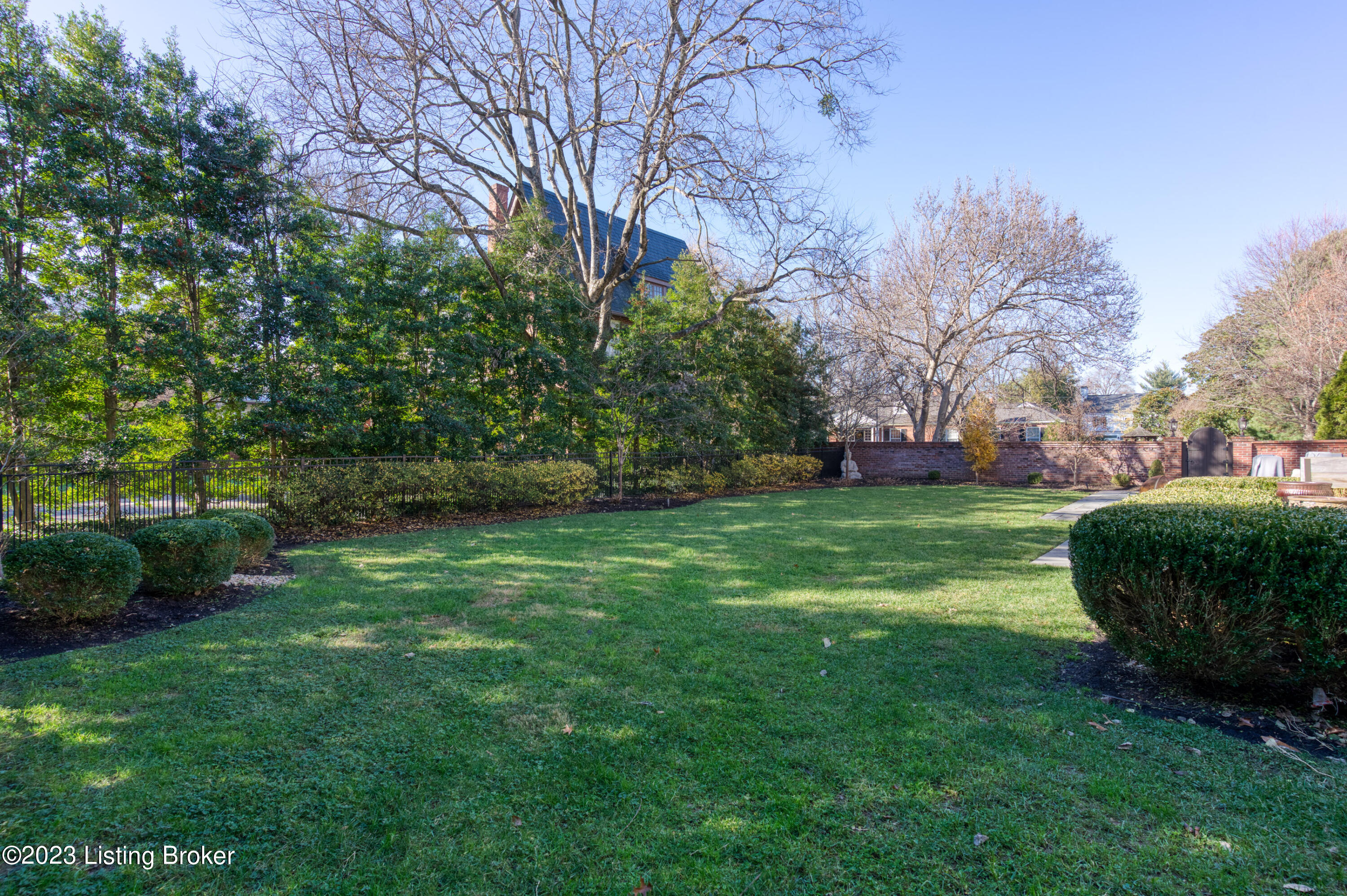 524 Barberry Ln